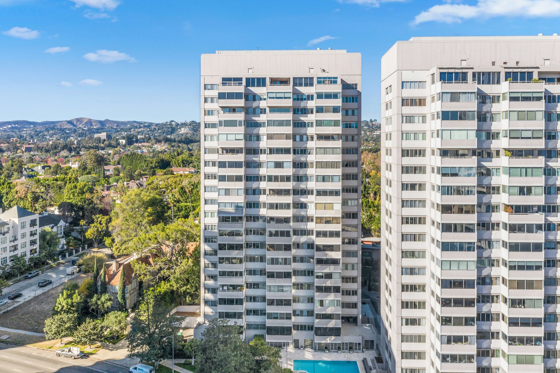 The Comstock #1B, Wilshire Corridor