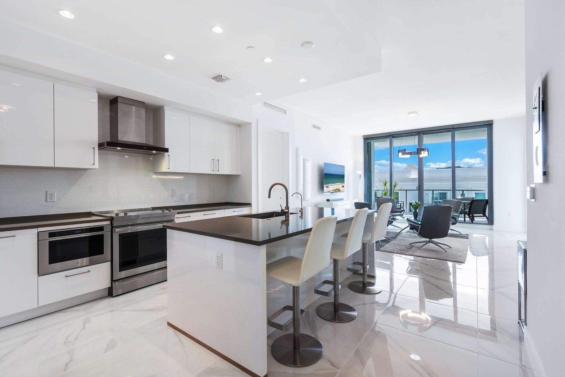 111 S PINEAPPLE AVE #605