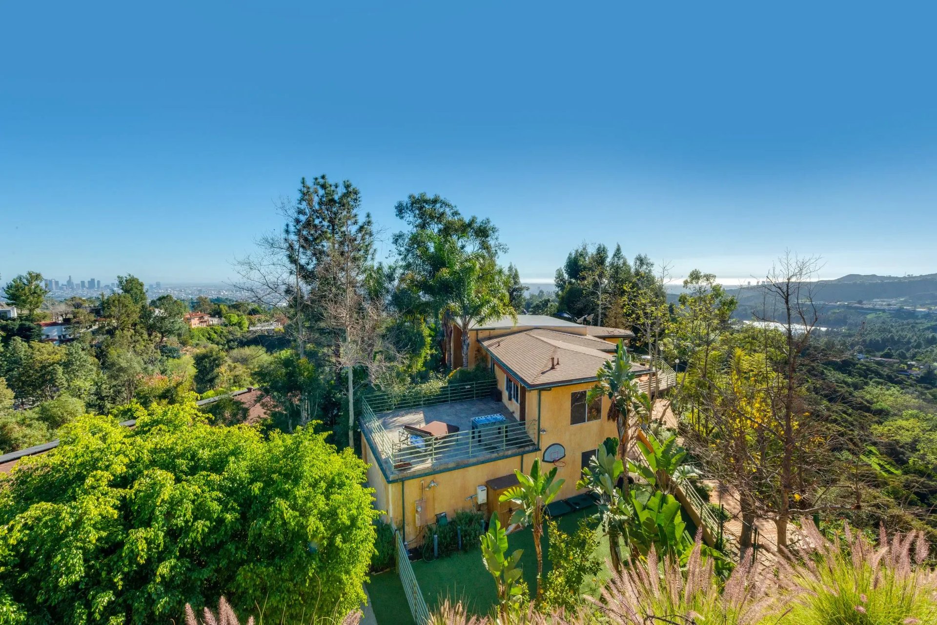6107 Mulholland Highway