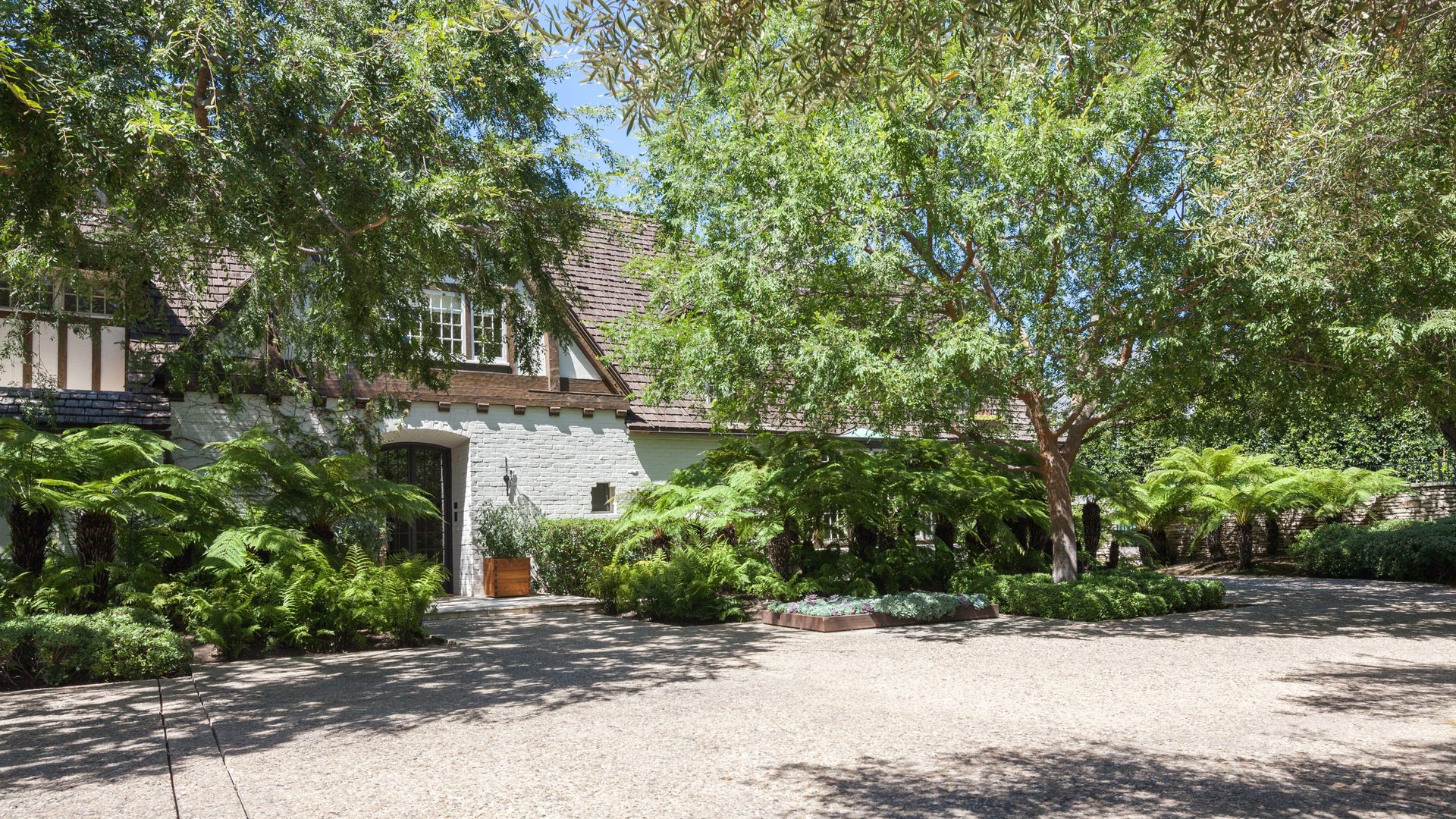 The Ridgedale Estate