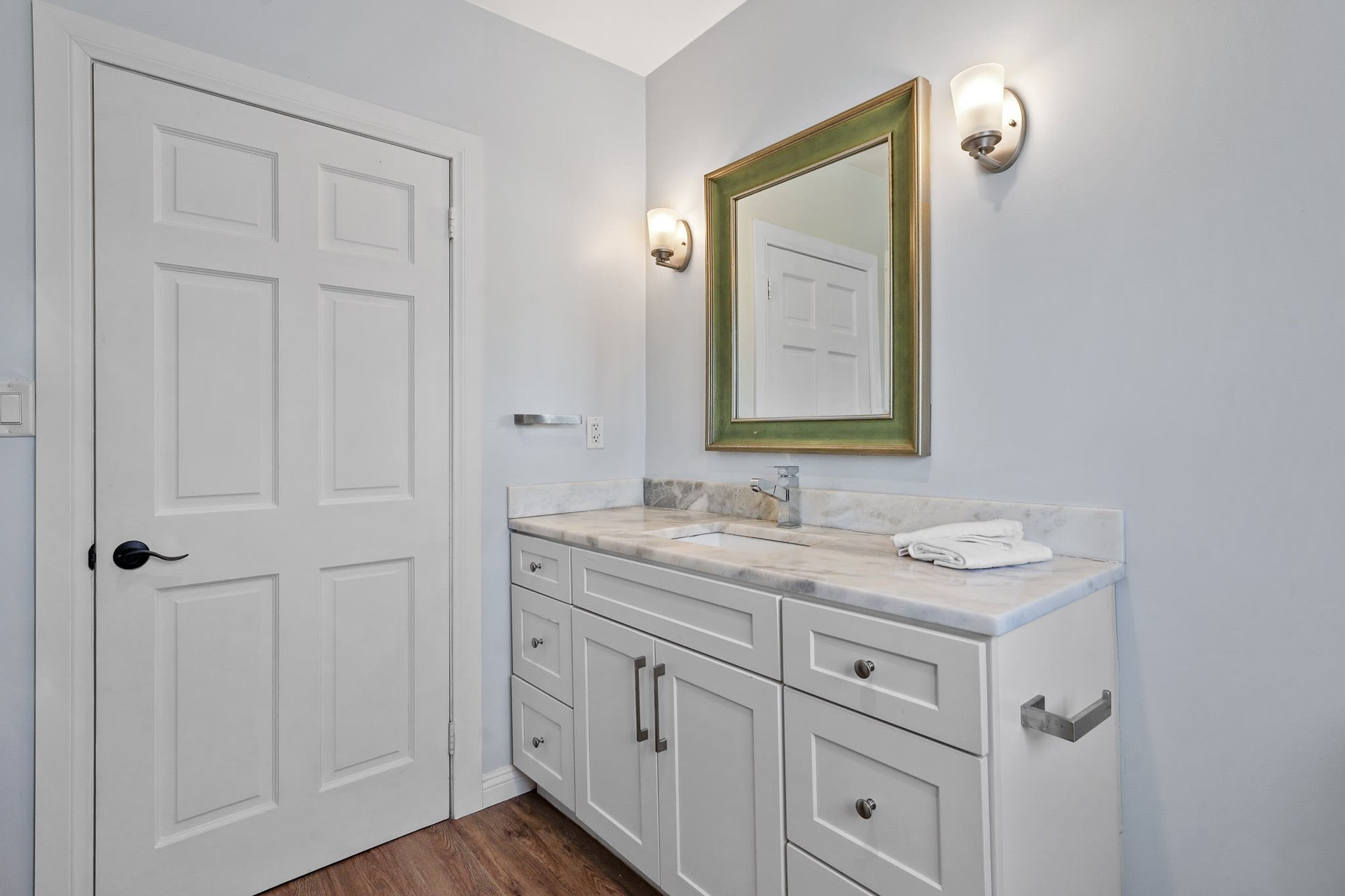 Rare Newer Renovated Duplex (2 on a Lot) in Mid-City