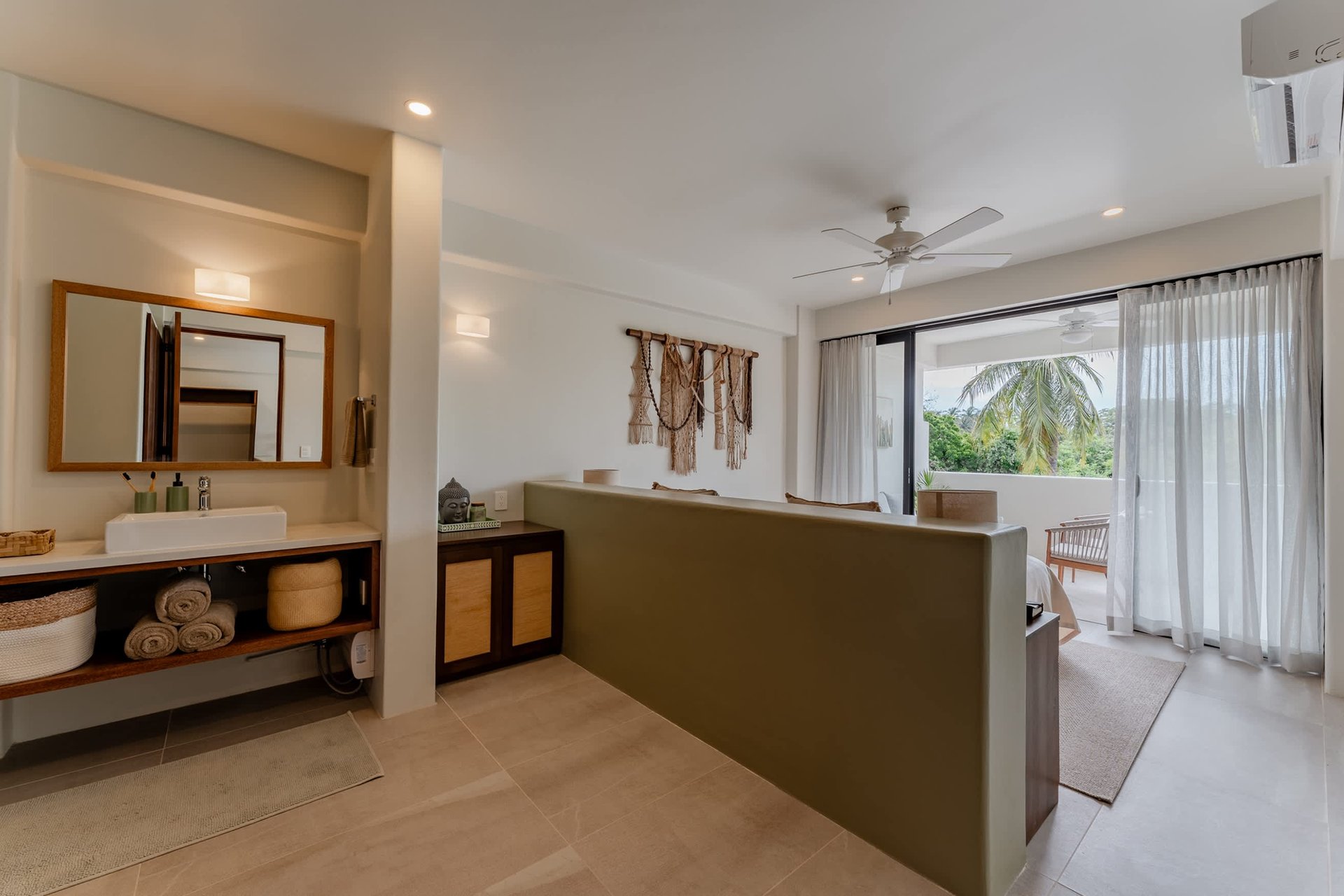 1 bedroom, Condo, Solana