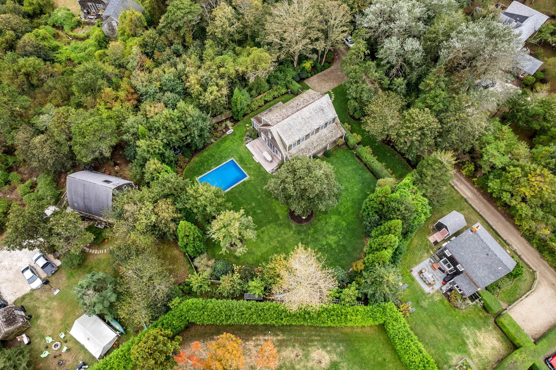 6 Oak Hollow Ln