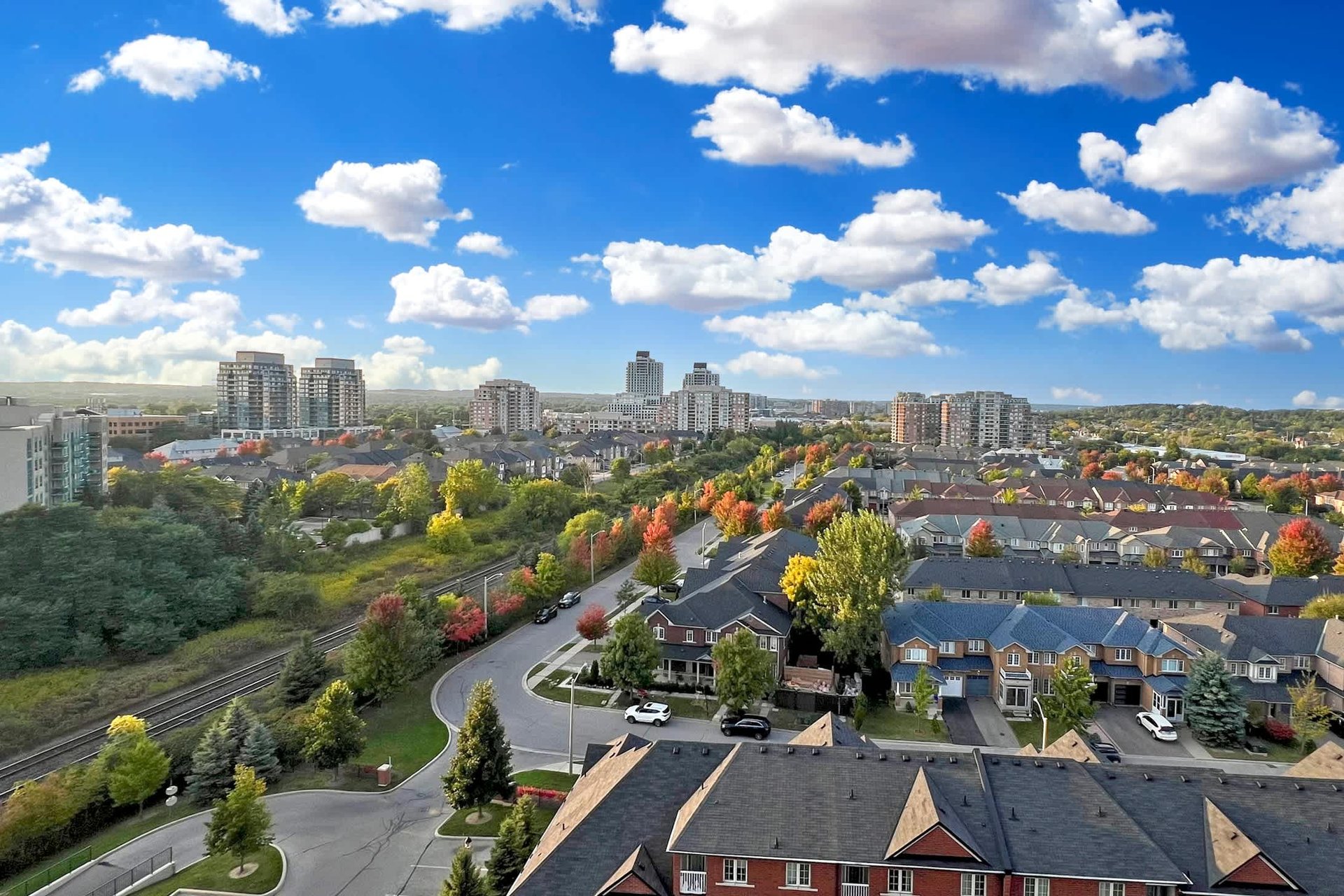 75 King William Cres Unit: LPH13