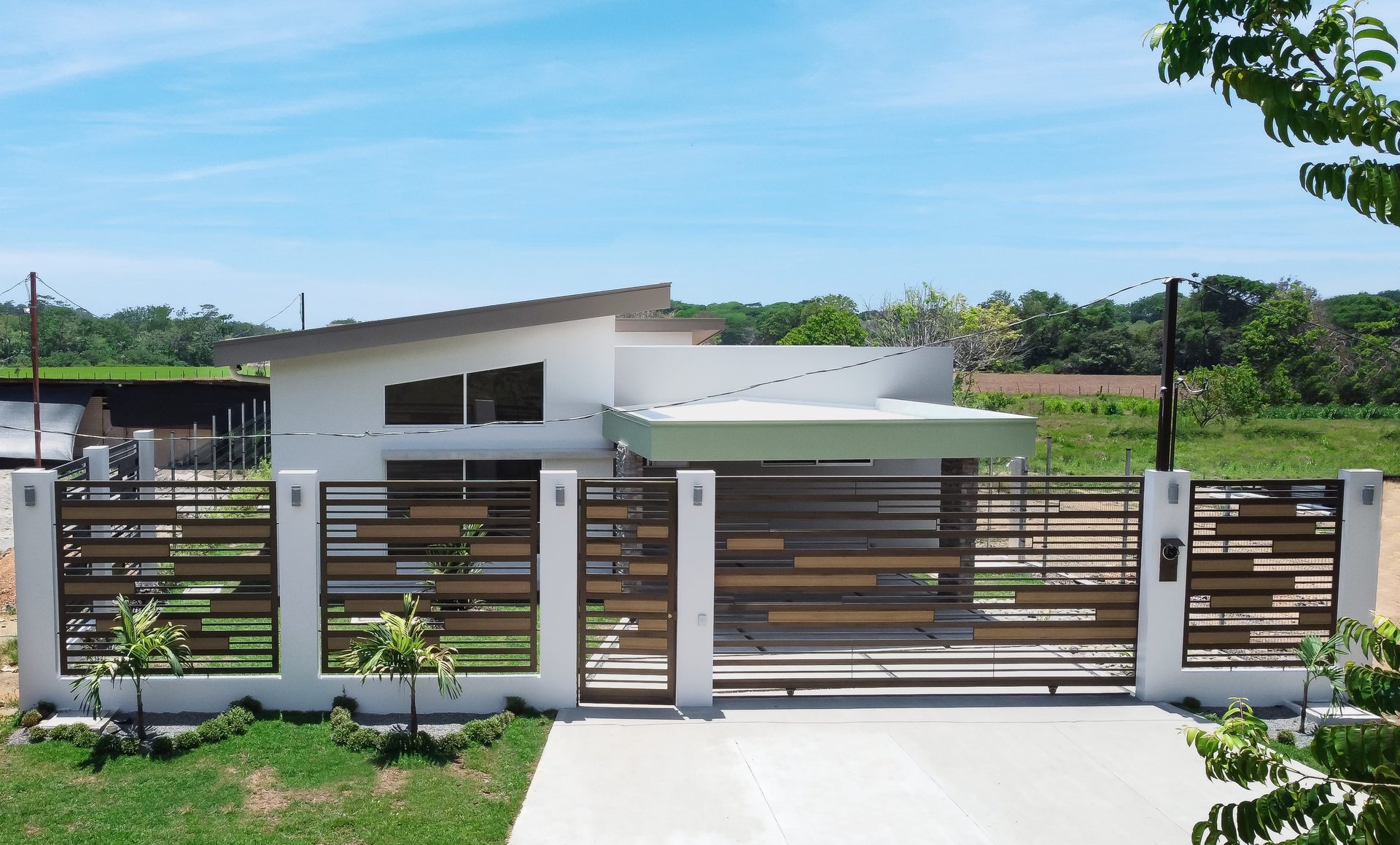 Uvita Paradise Brand New 3 Bedroom, 2.5 Bathroom Modern Home