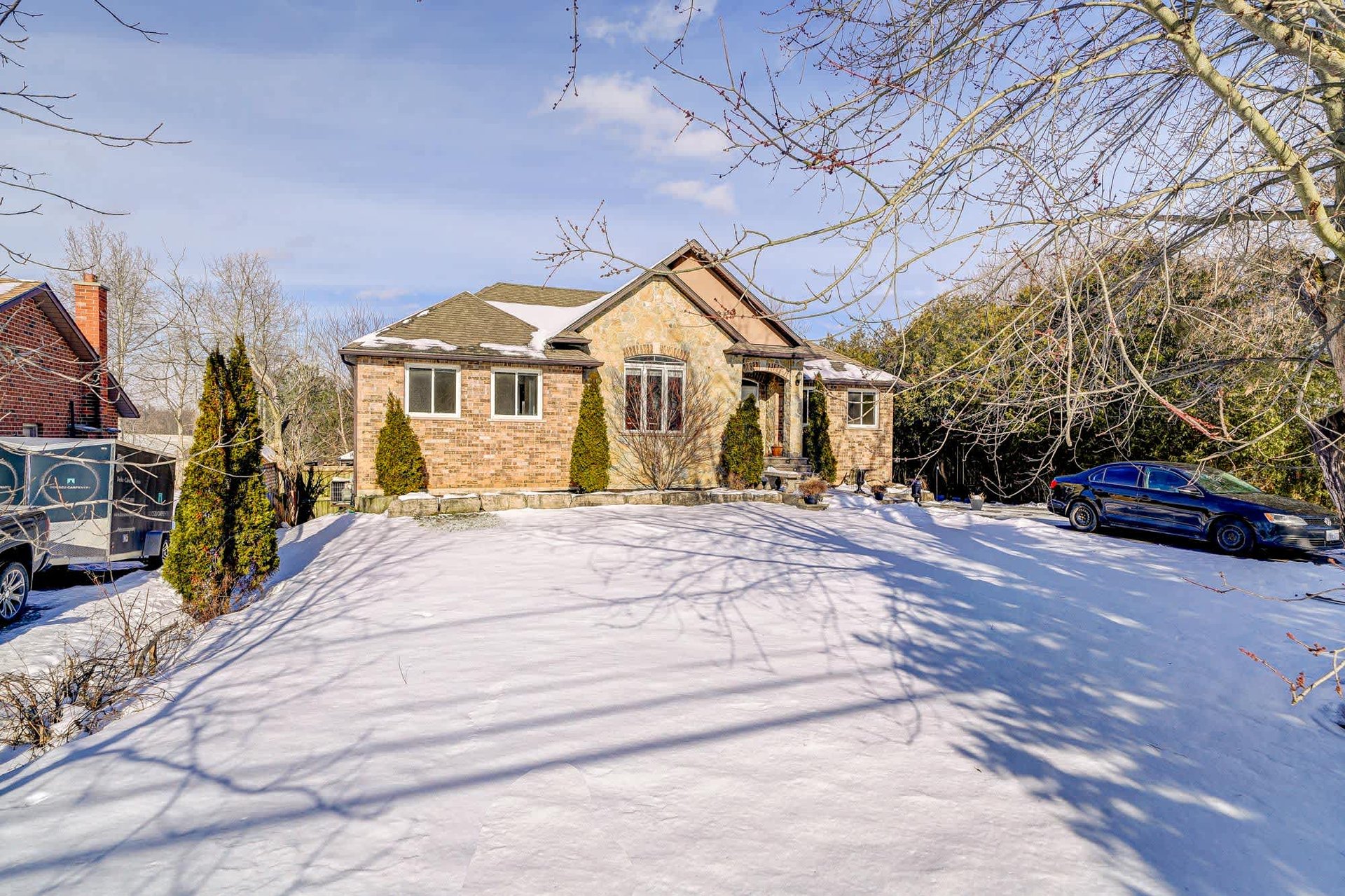 7364 Dickenson Rd E
