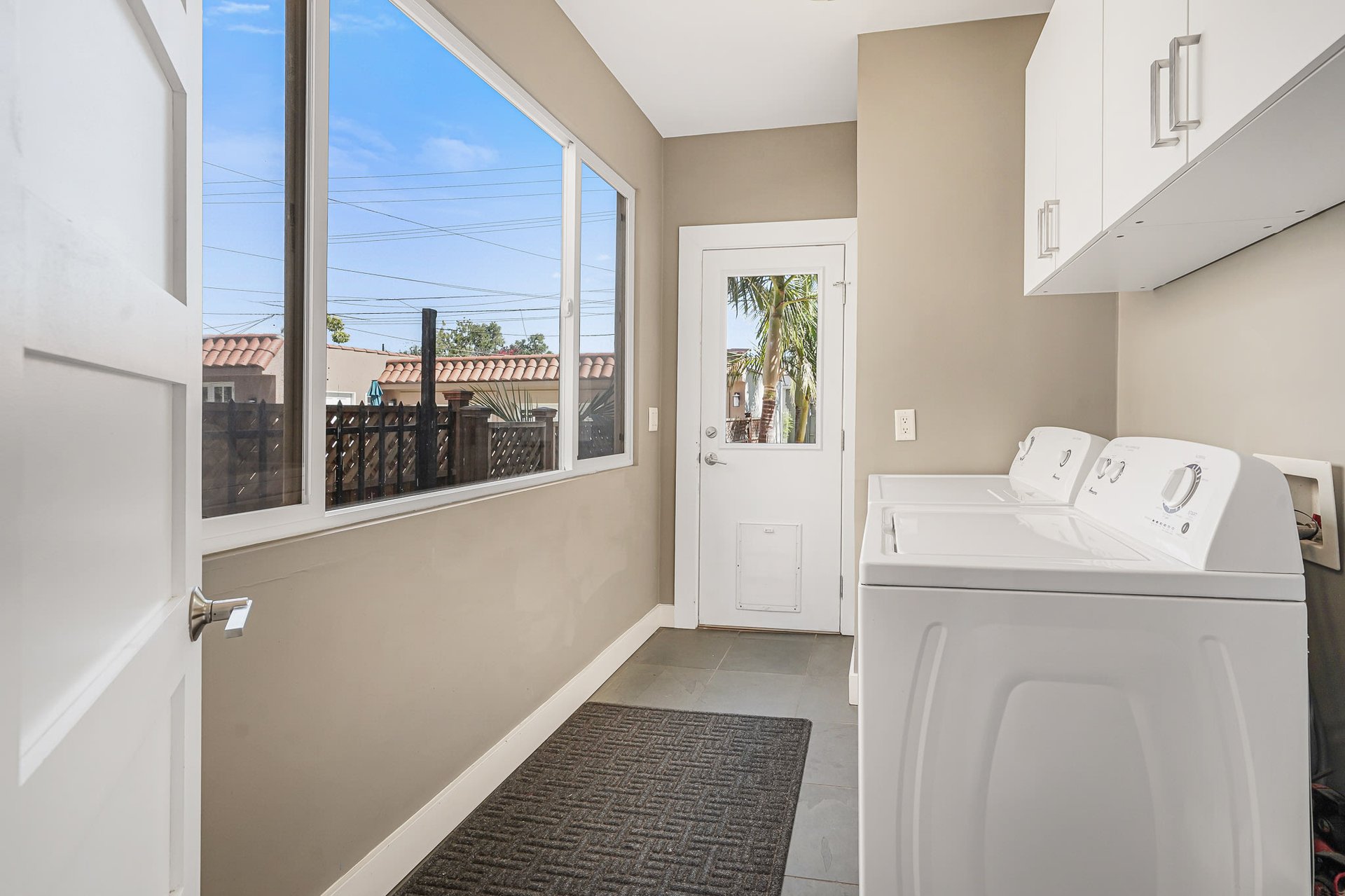Exquisitely Remodeled Trophy Duplex in Longwood Highlands