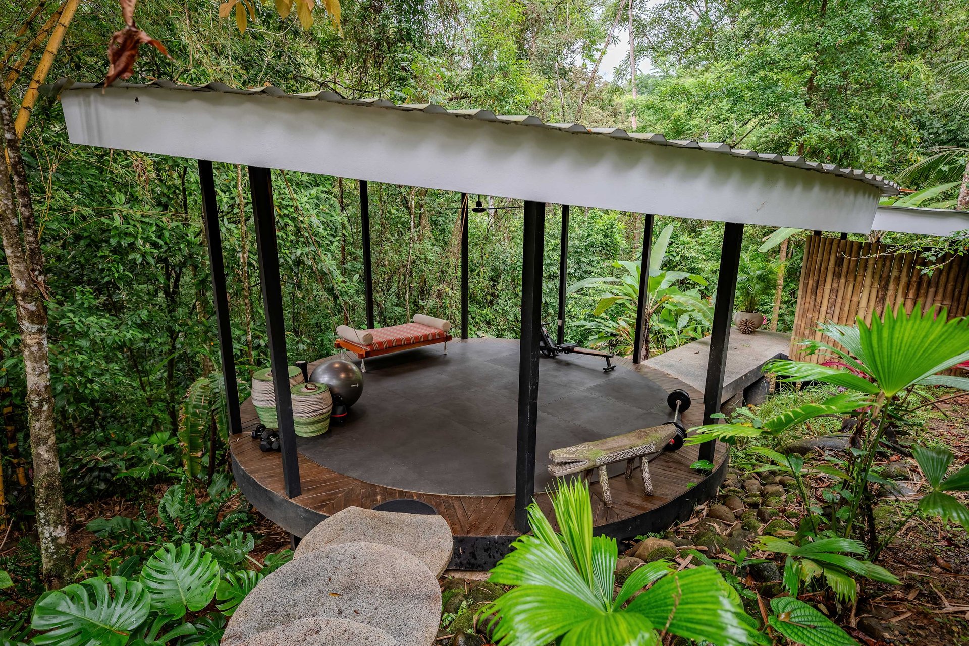 The Glass House. Sustainability, Luxury and Nature.
