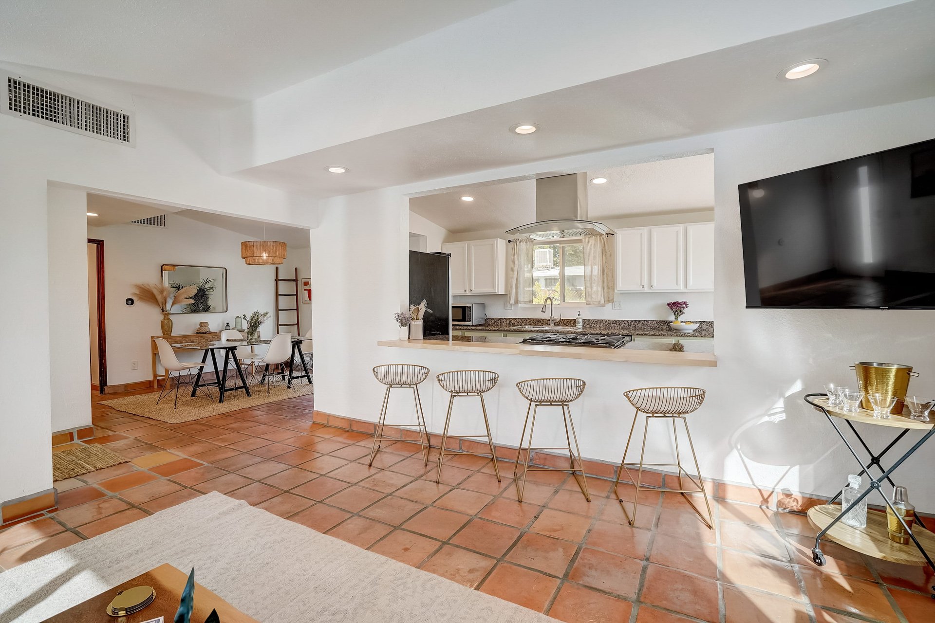 790 W. Gateway 