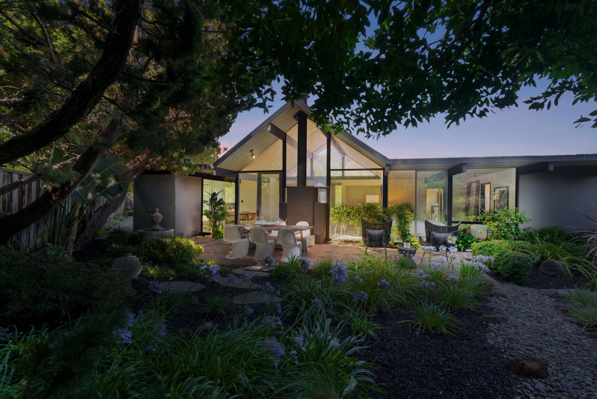 958 Eichler Drive