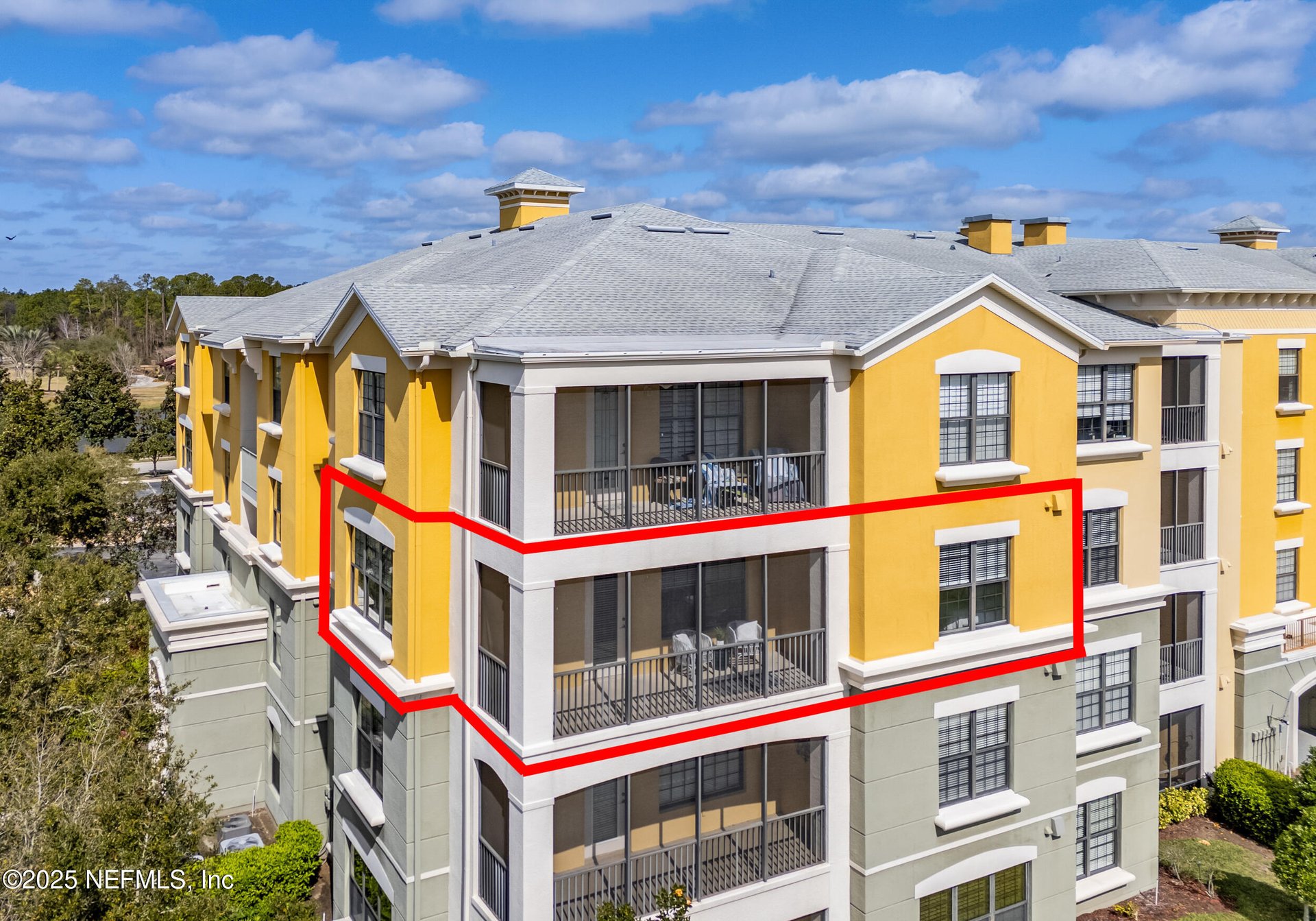 192 ORCHARD PASS Avenue 536- CORNER UNIT