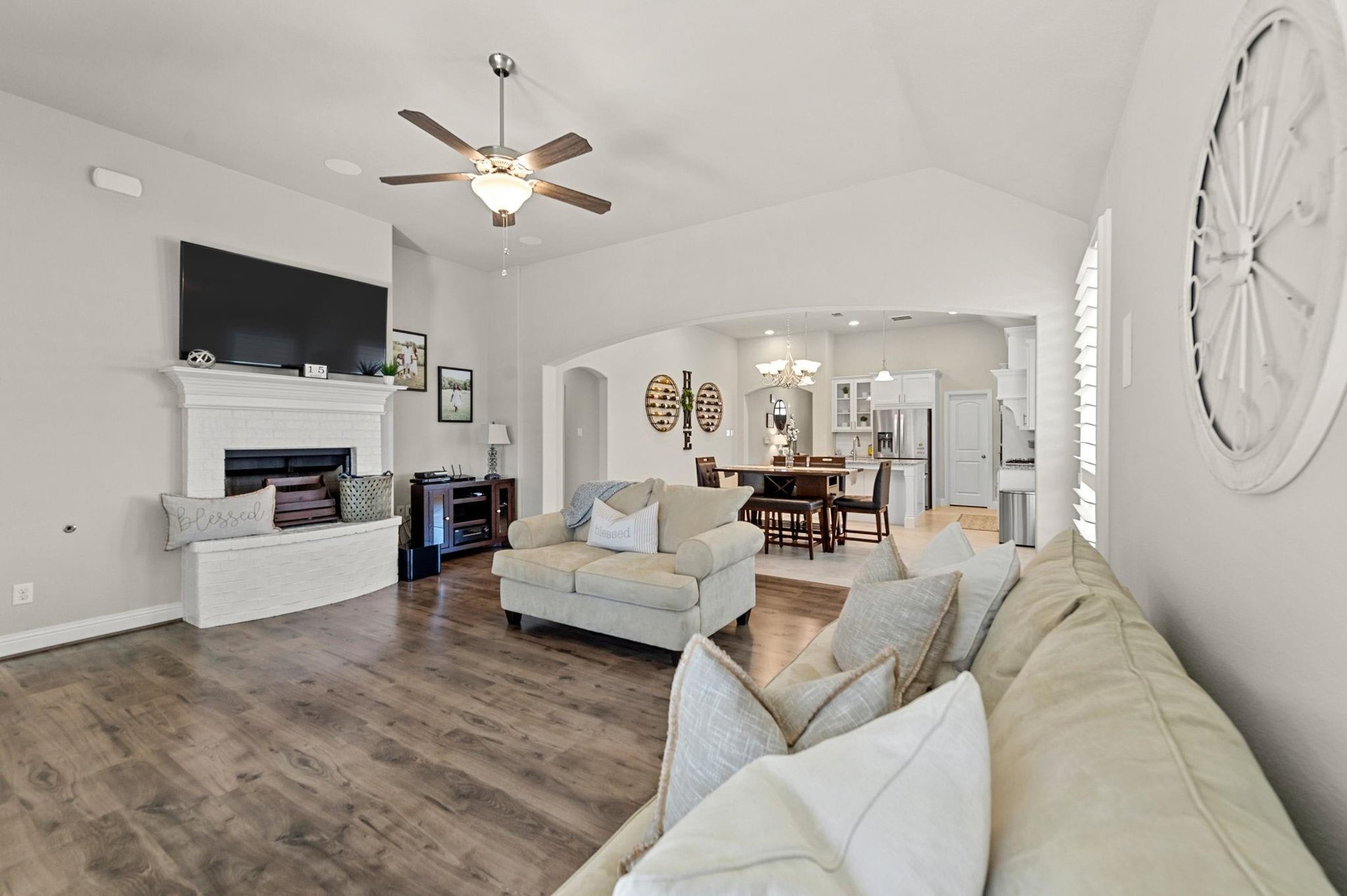 1537 Jocelyn Drive
