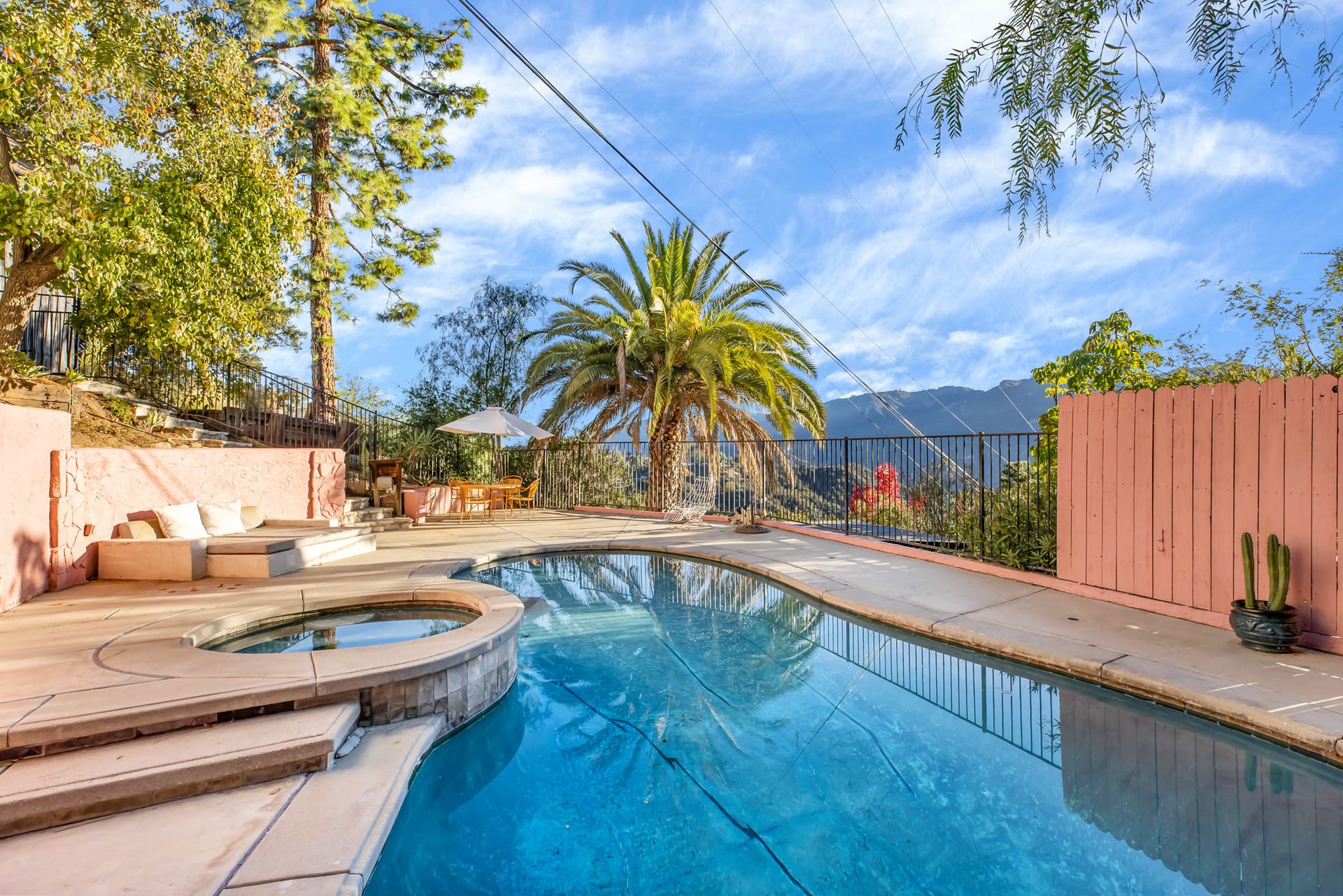 22878 Portage Circle Dr
