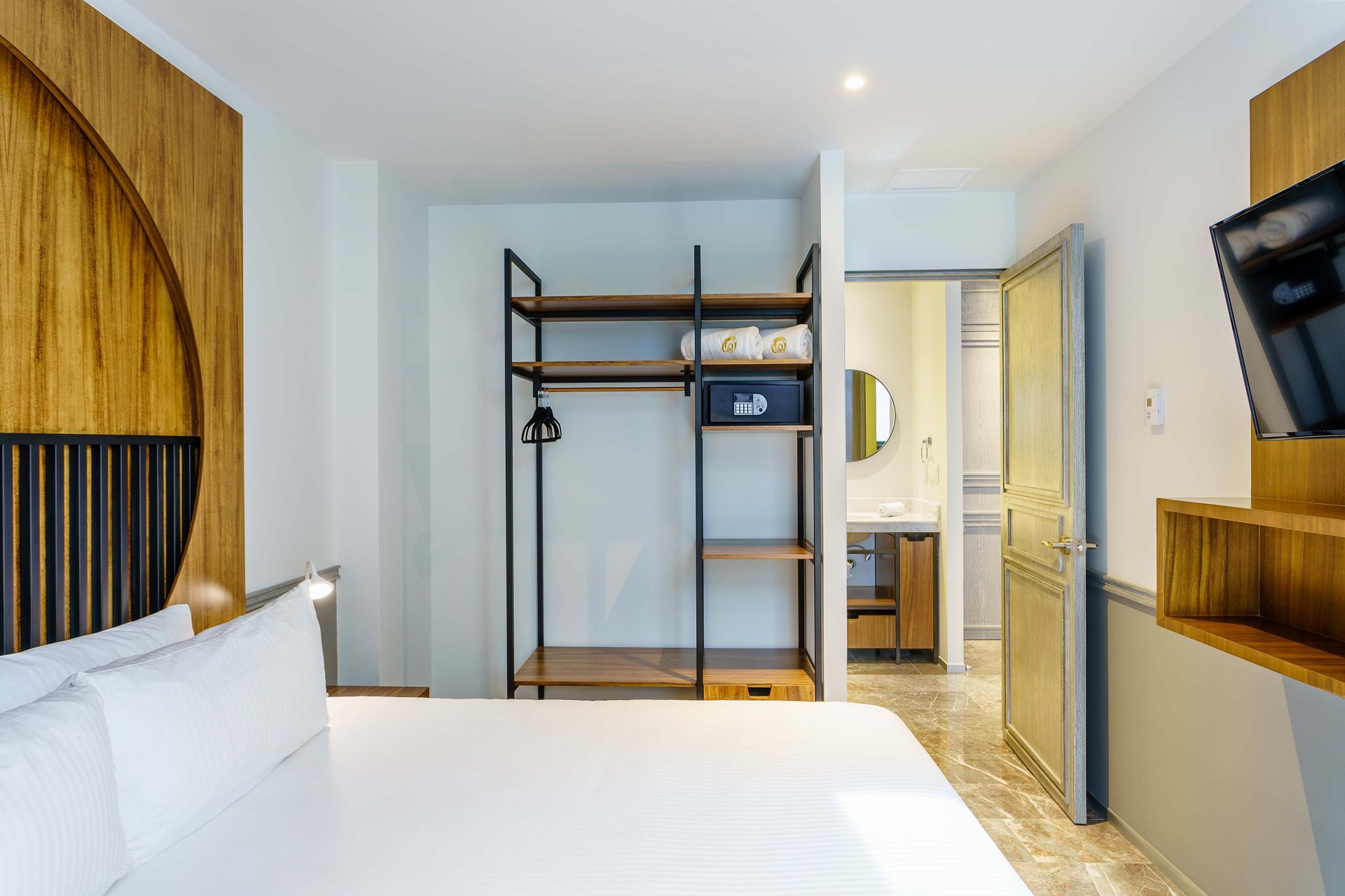  INVESTMENT ALERT Condo For Sale in Playa del Carmen 1 min from Beach