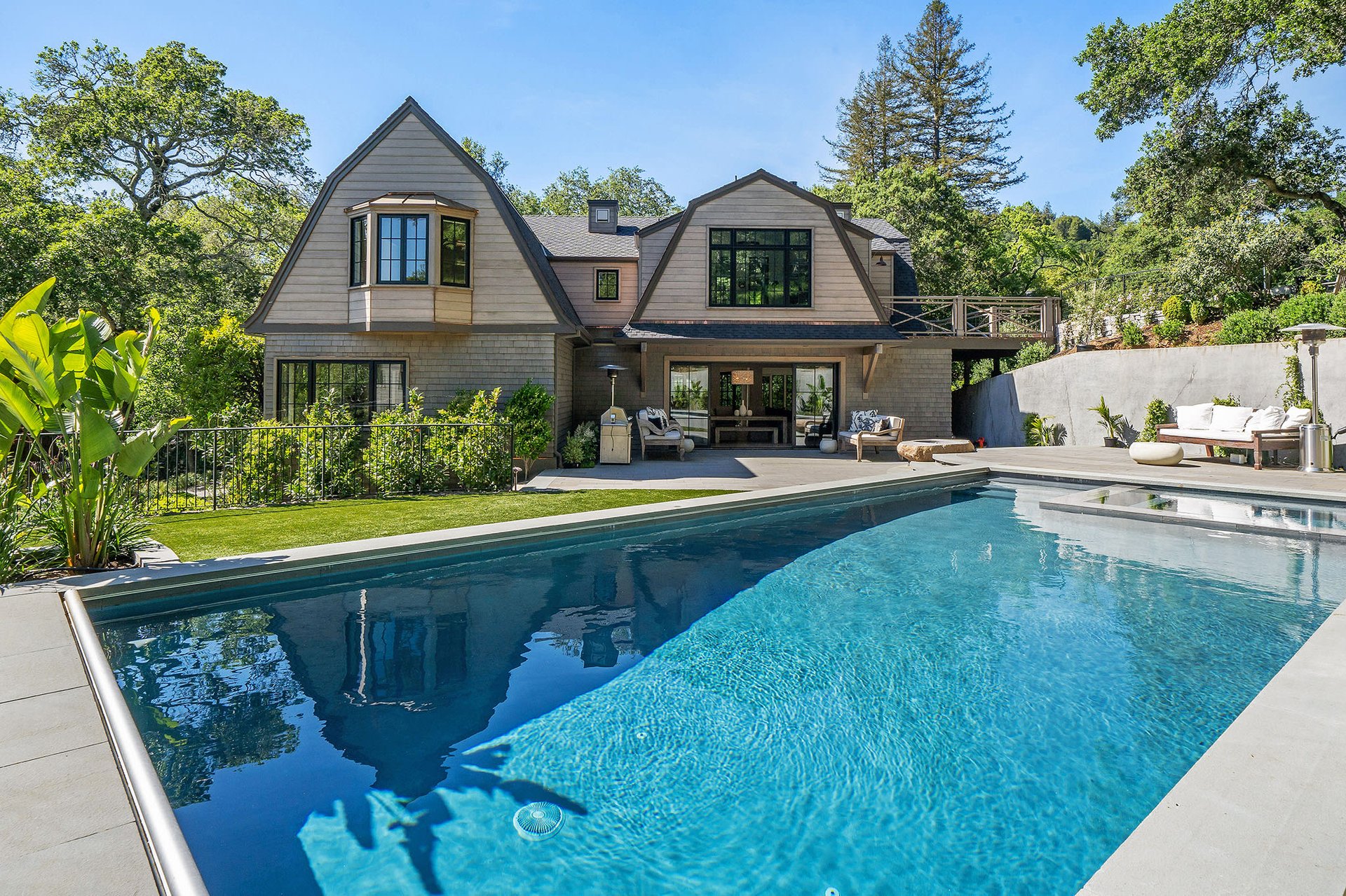 83 Laurel Grove