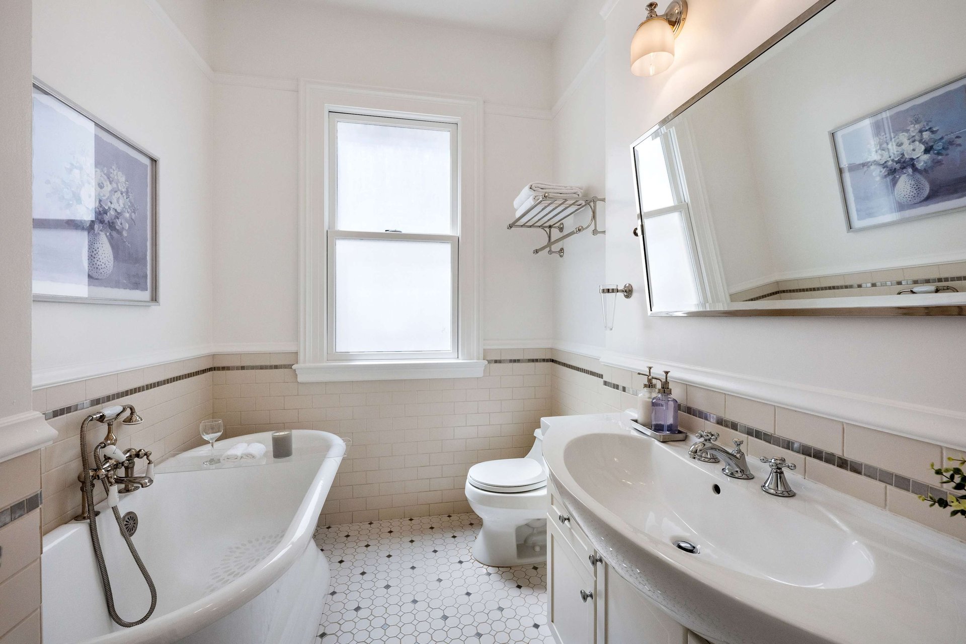 Full-Floor Flat in Vibrant San Francisco Location