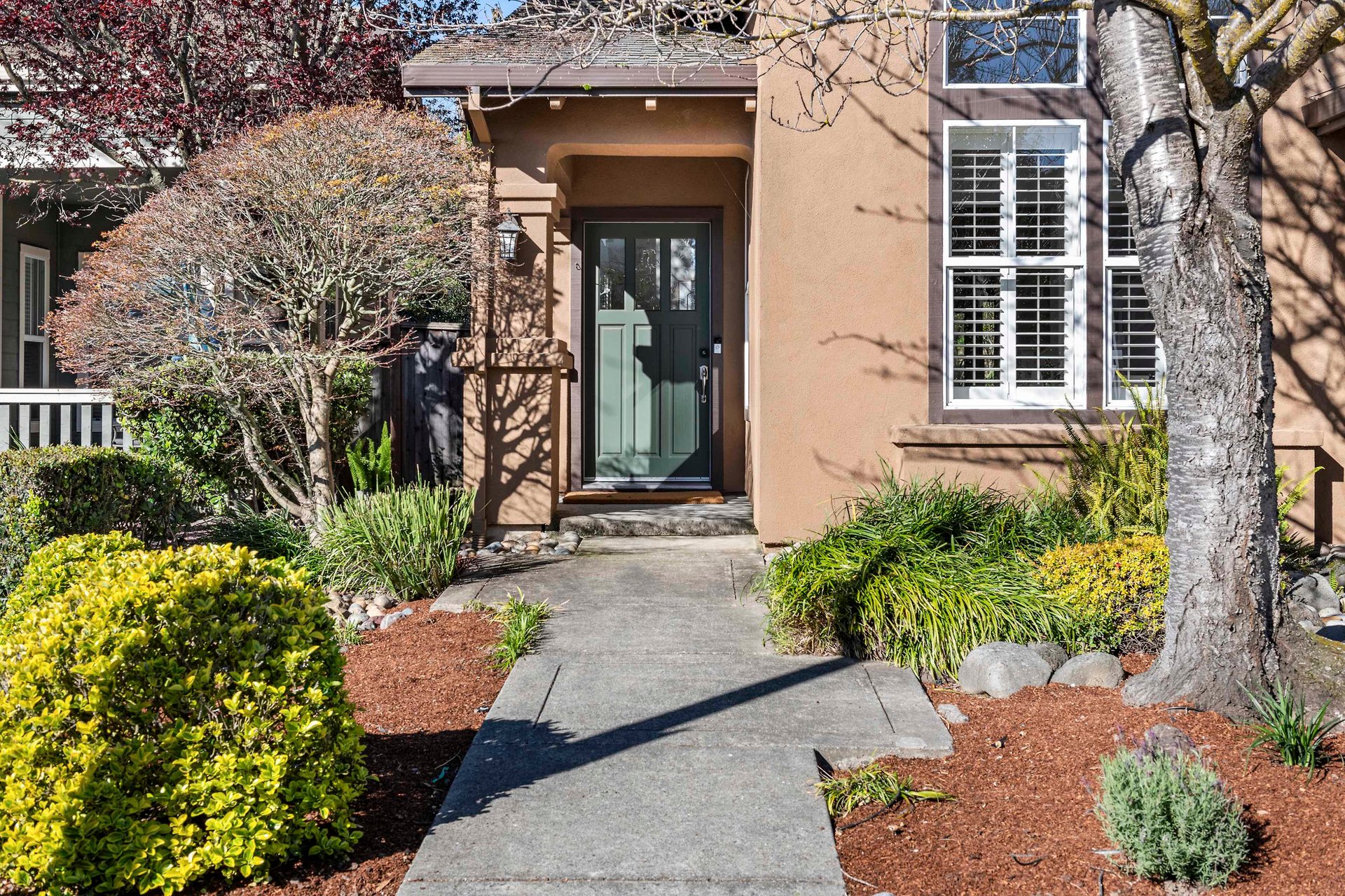 27 Presidio Dr