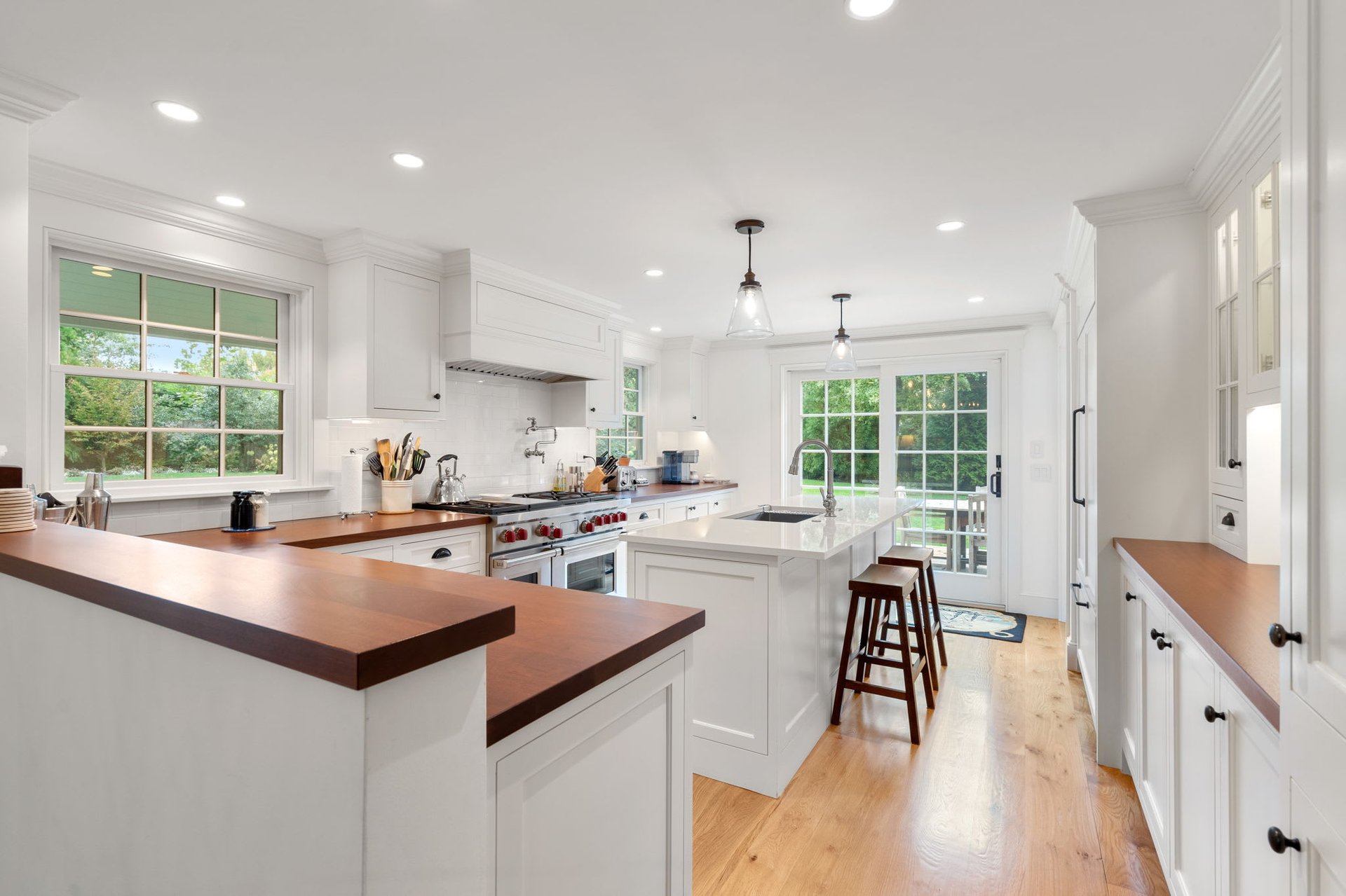 6 Oak Hollow Ln