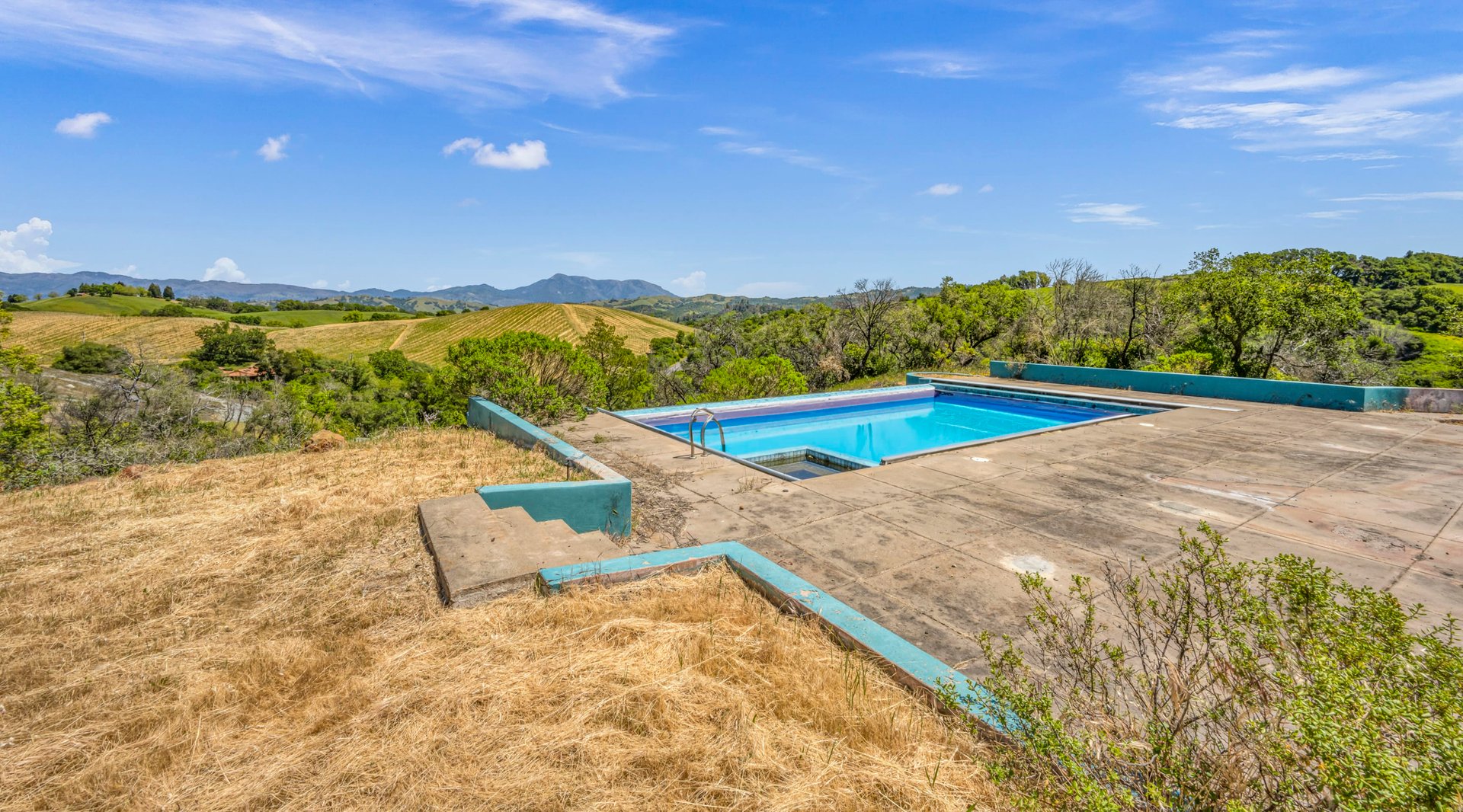 10547 Chalk Hill Road