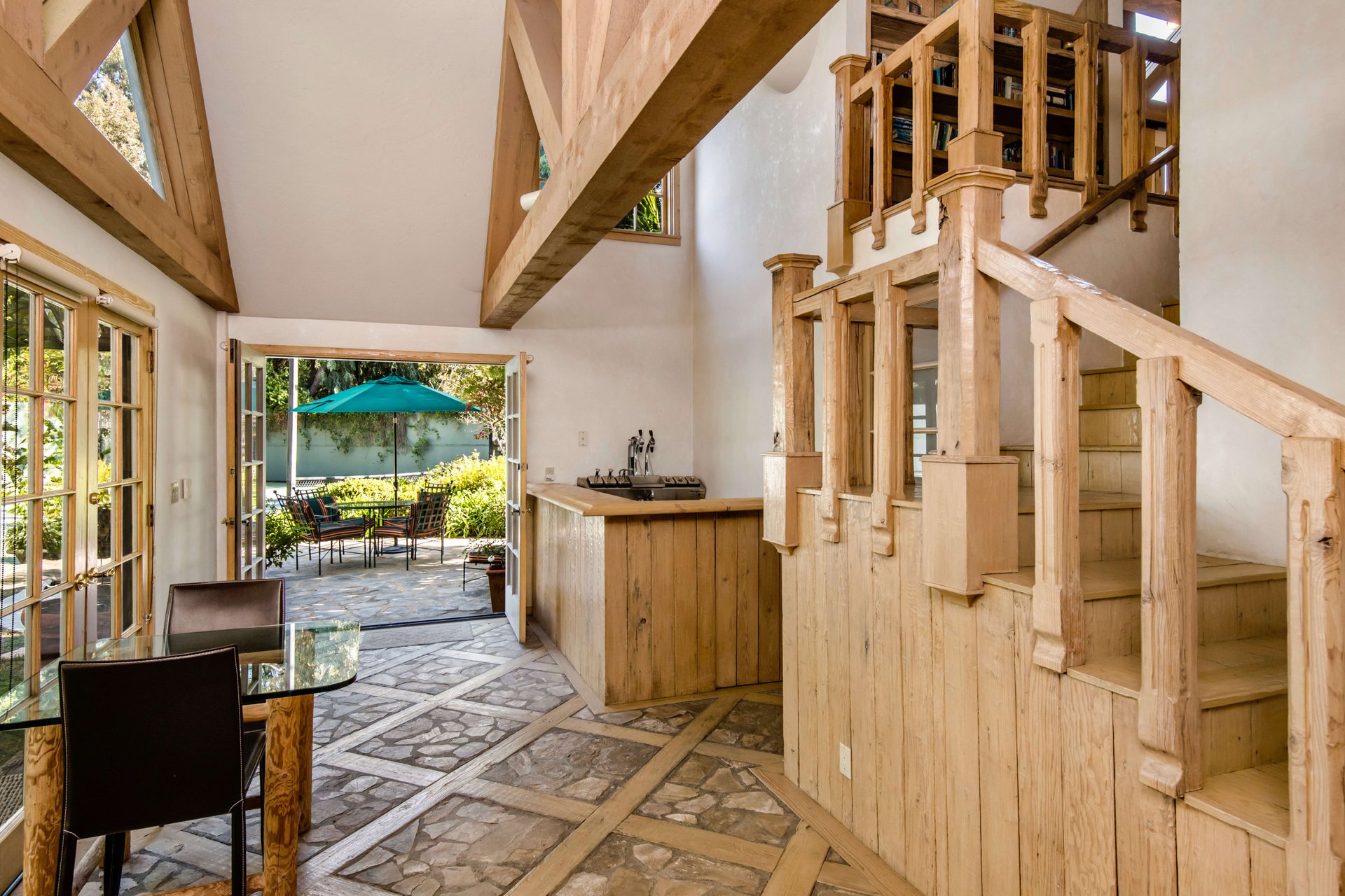 1005 Woodland Drive