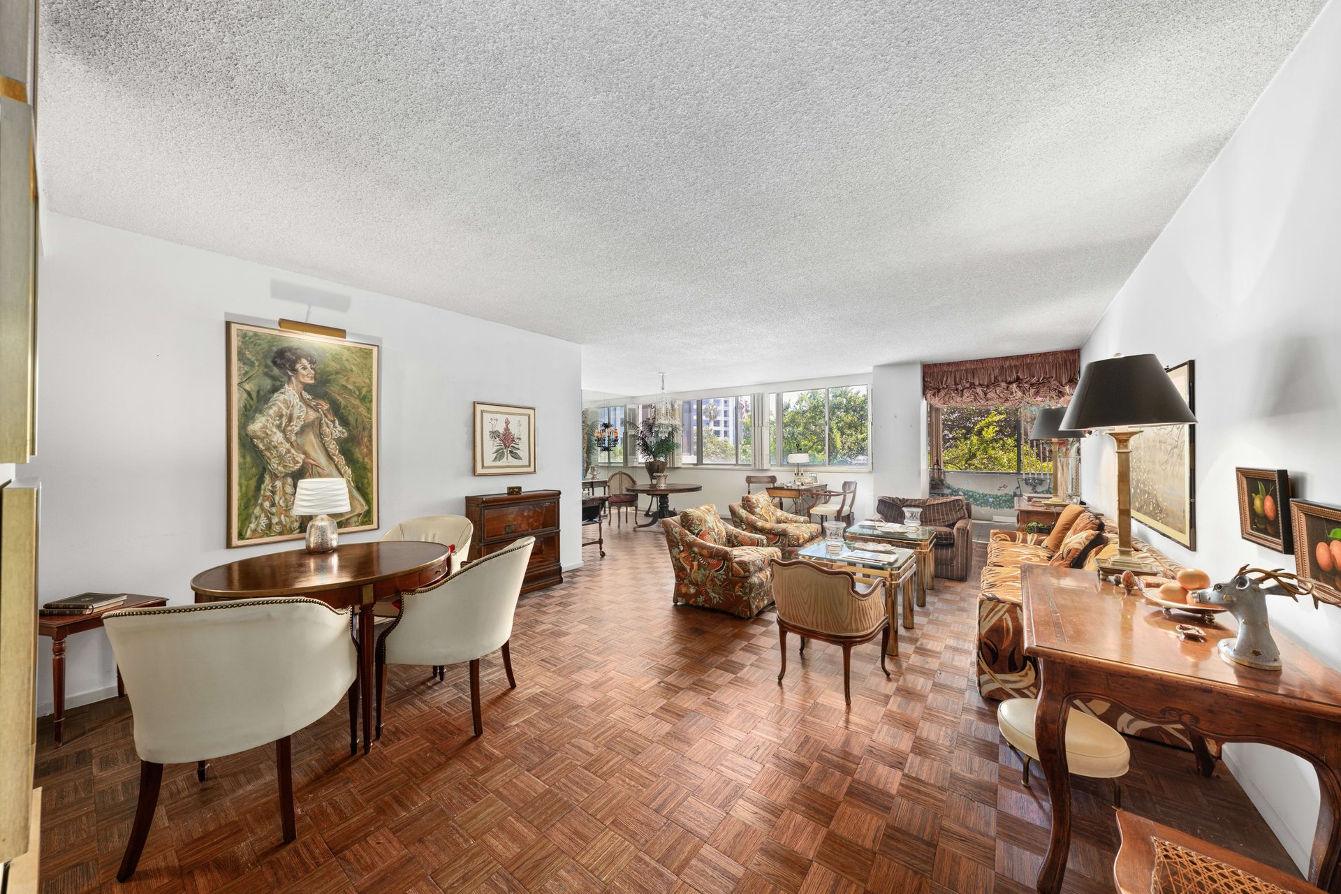 The Comstock #1B, Wilshire Corridor