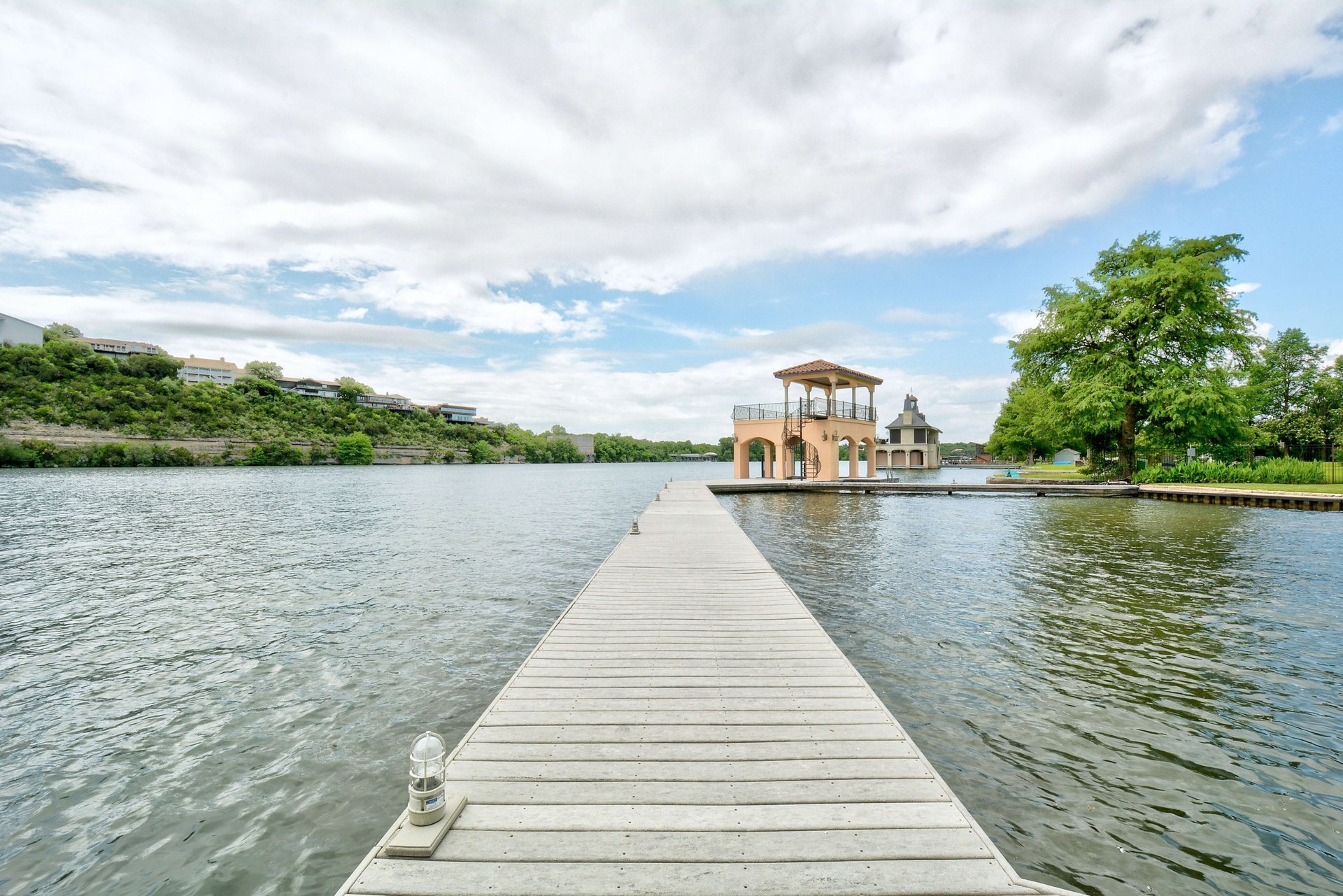 3201 Westlake Drive