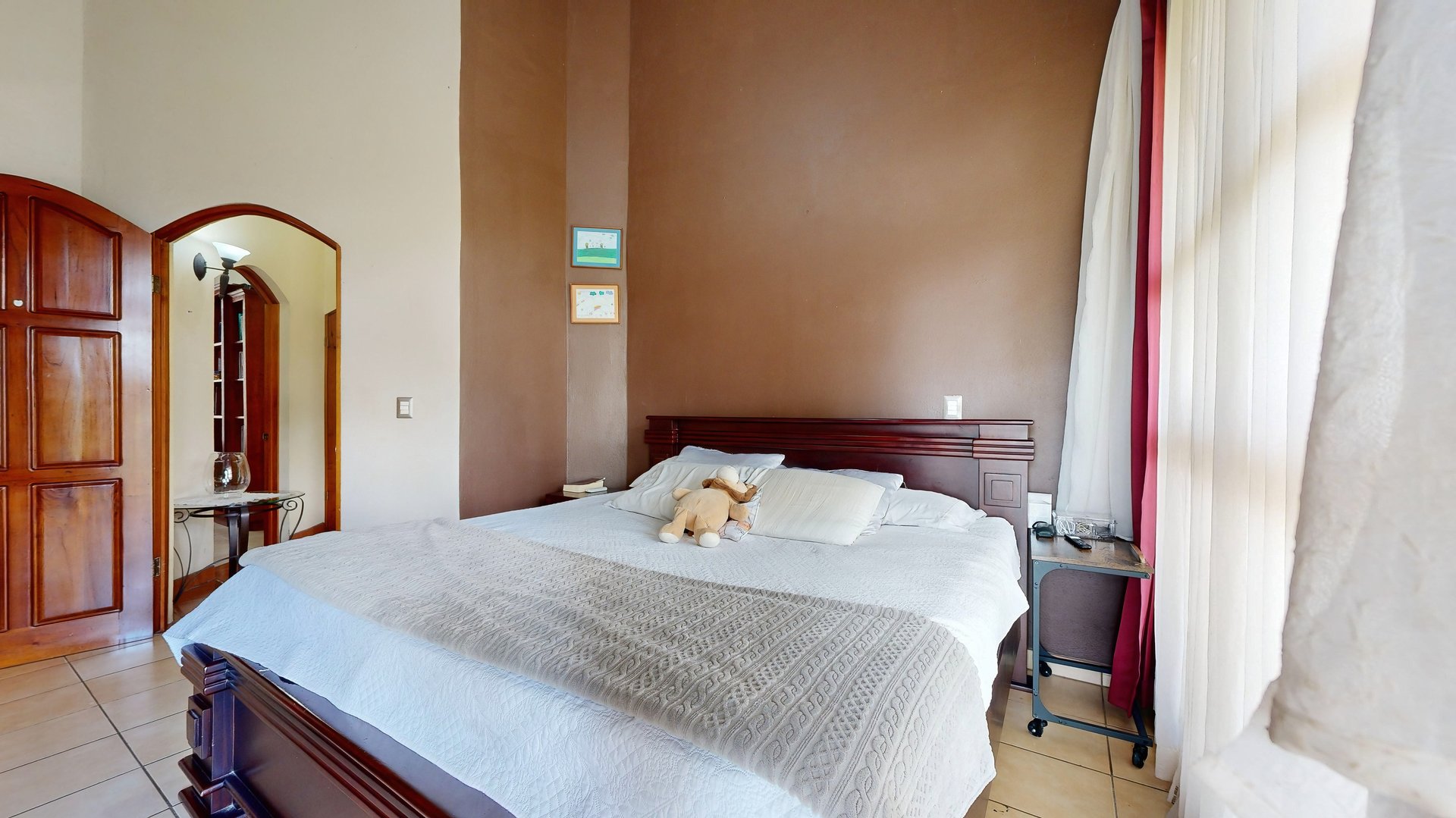 Spacious 5-Bedroom Colonial Home with 4 Bathrooms | La Bonita, Rivas.