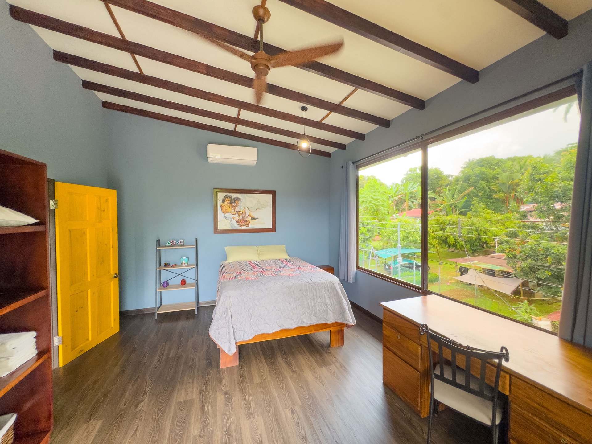 Naranjito corner lot house