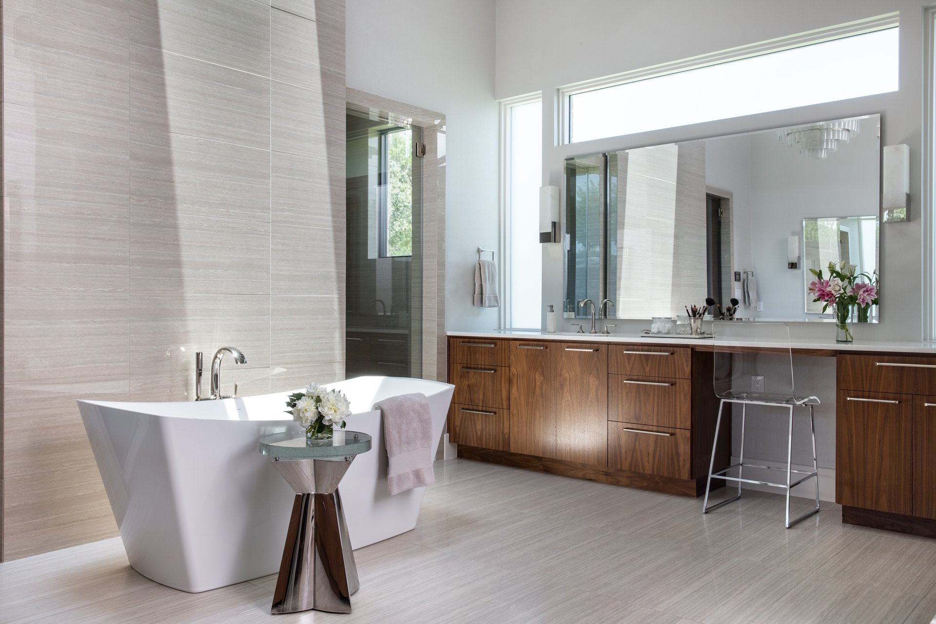 Contemporary Design & Spectacular Views