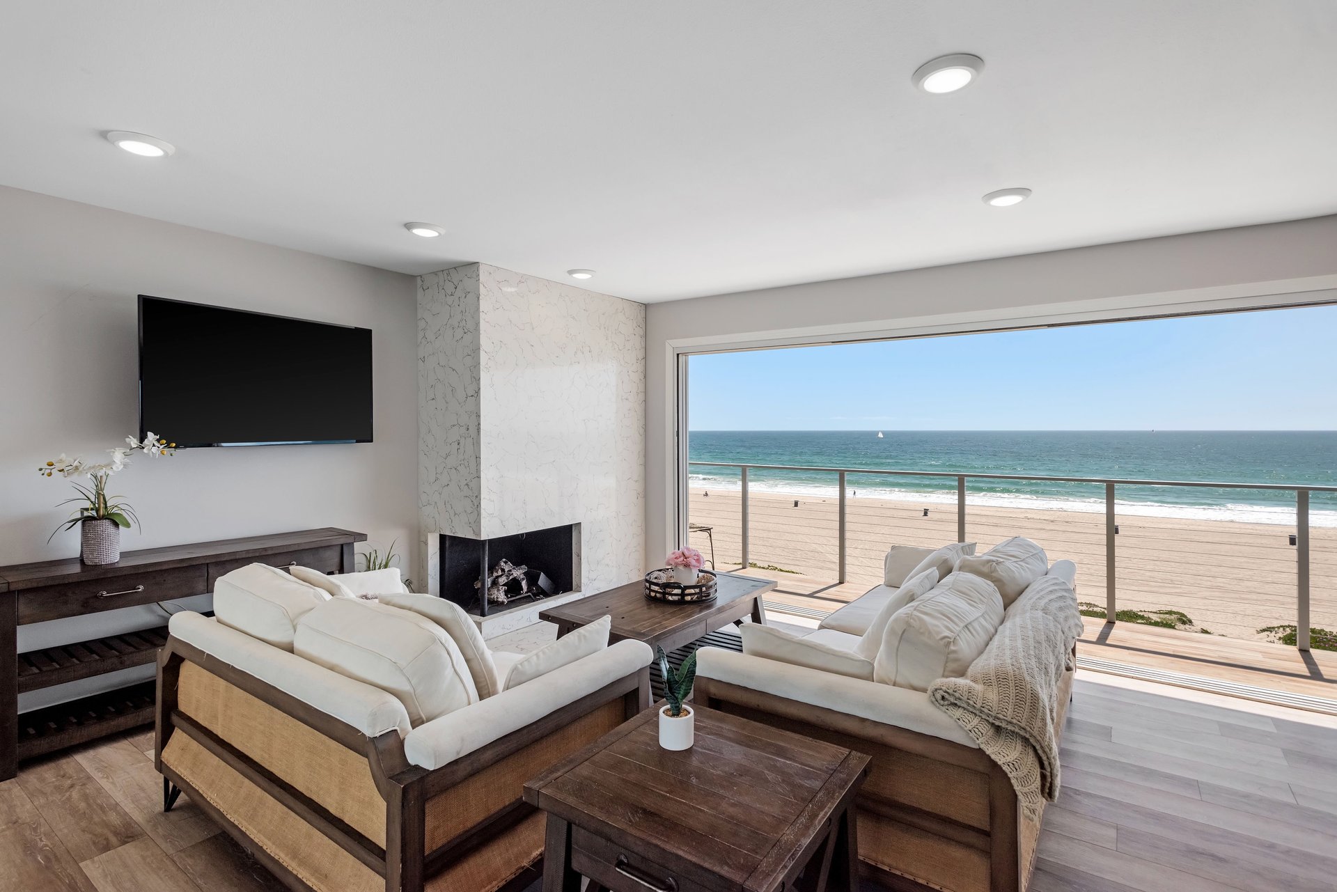 2208 The Strand