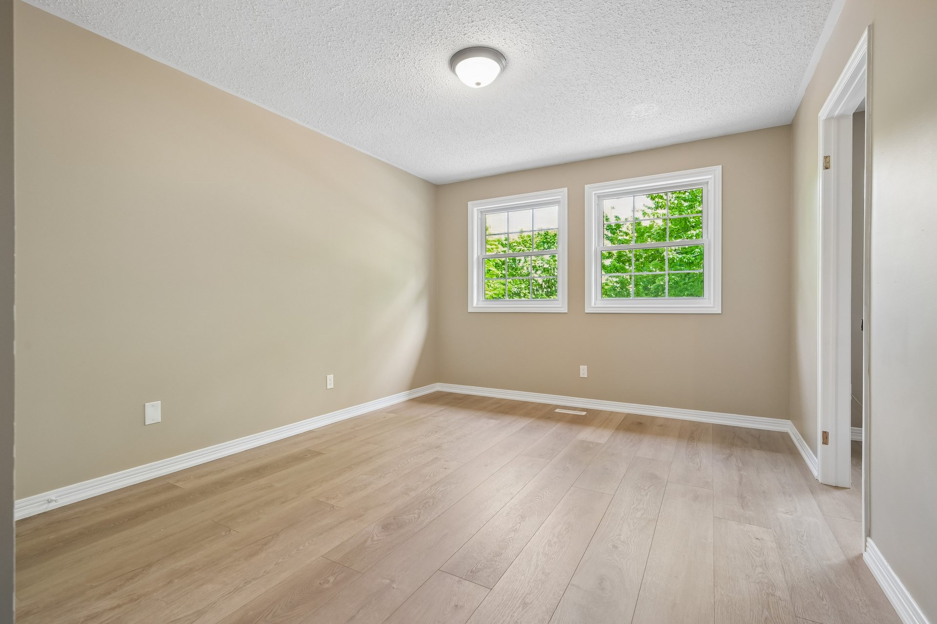 Unbeatable location in Glen Abbey!