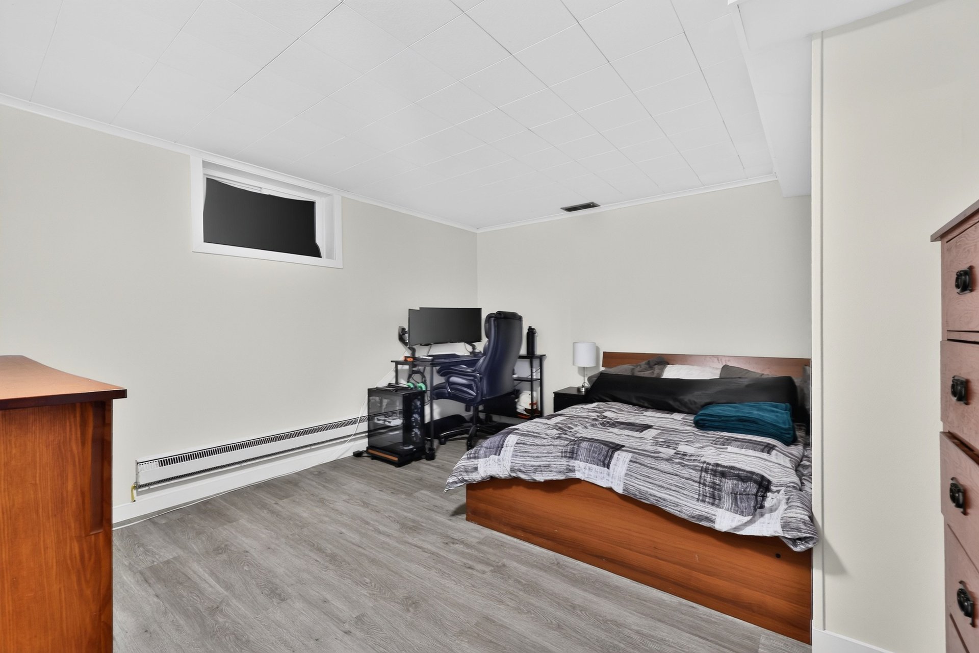975 Cresthampton Lane