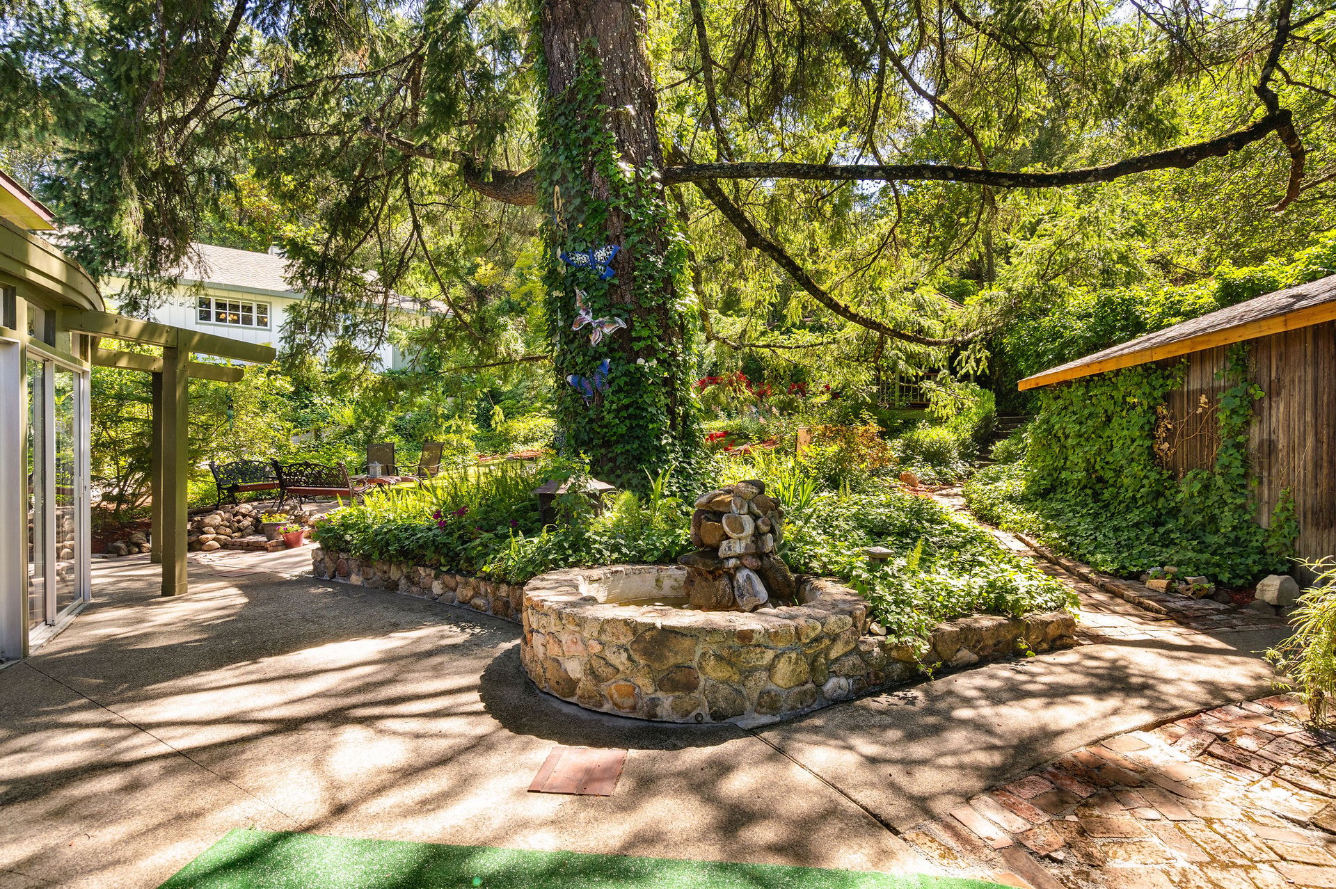 3037 Foothill Blvd