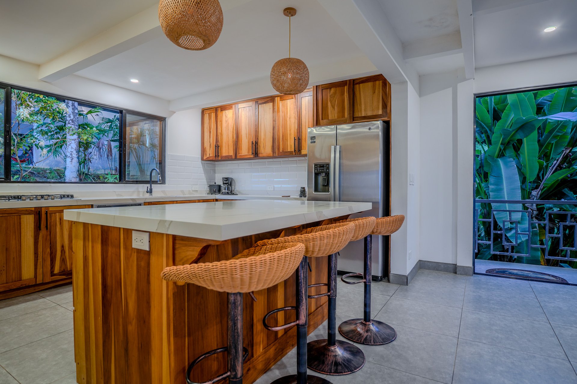 Casa La Roca, Whale's Tail 3 Bedroom Home In Uvita!