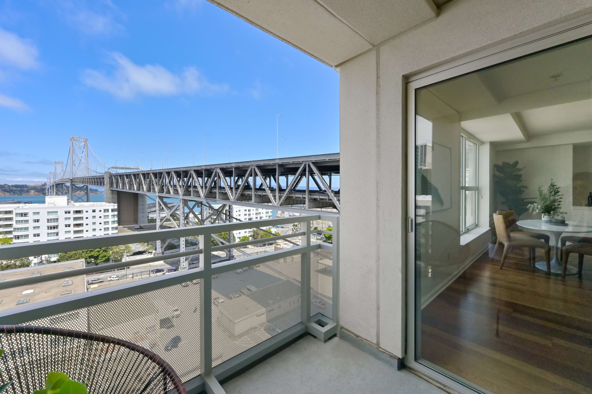 Ideal City Home At Bridgeview