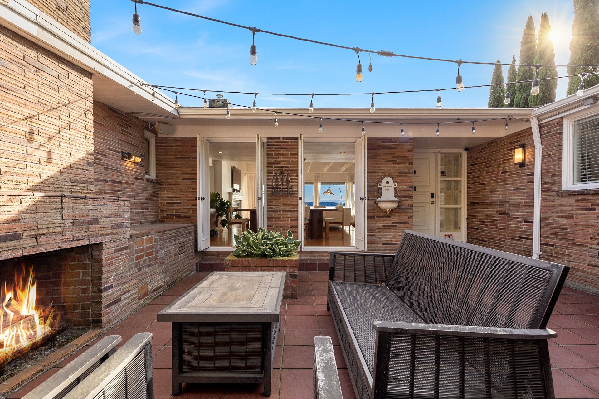 169 Lake Avenue W