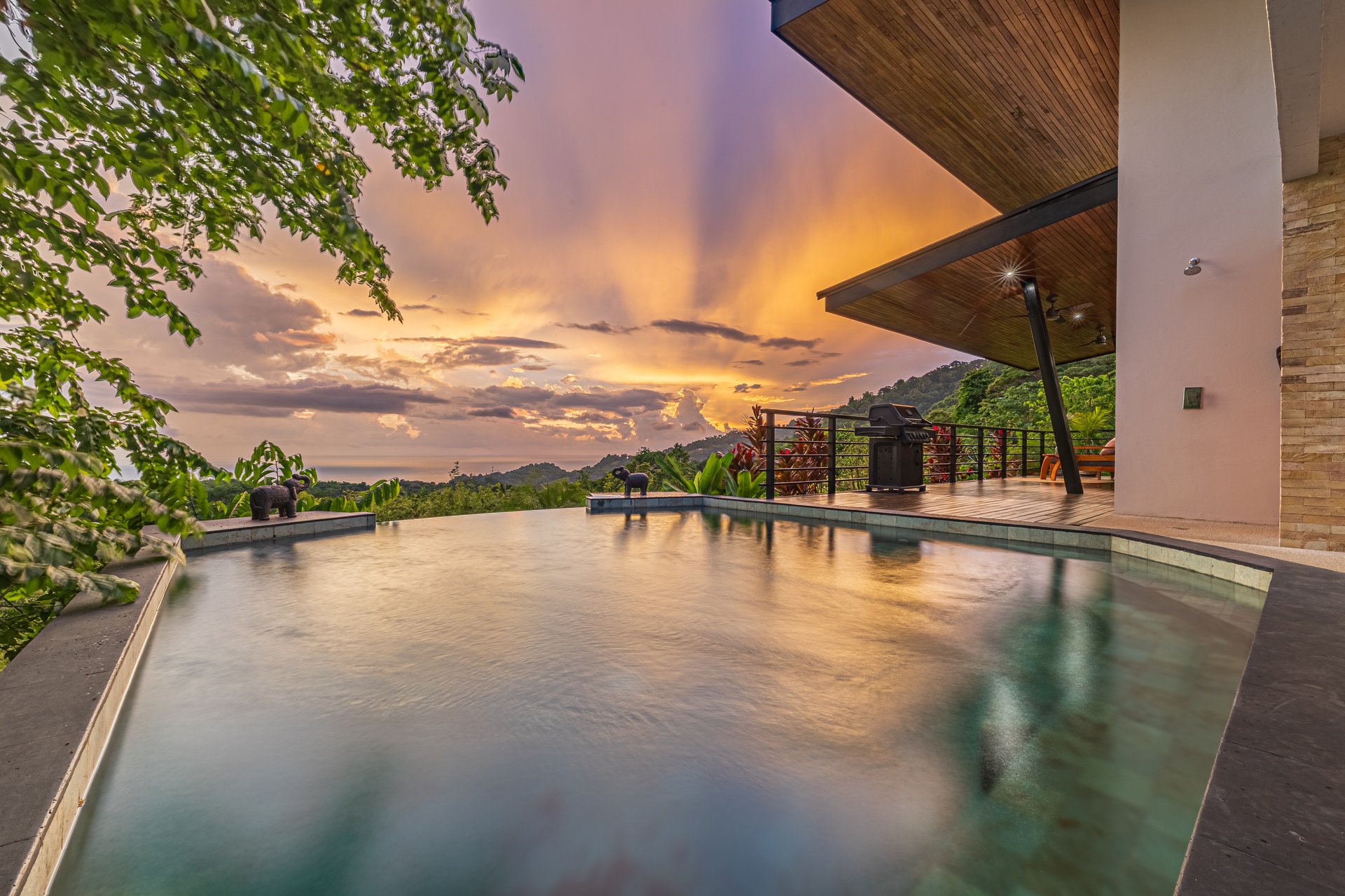 Casa Markissa – Luxury Oceanview Villa with Proven Rental Income.