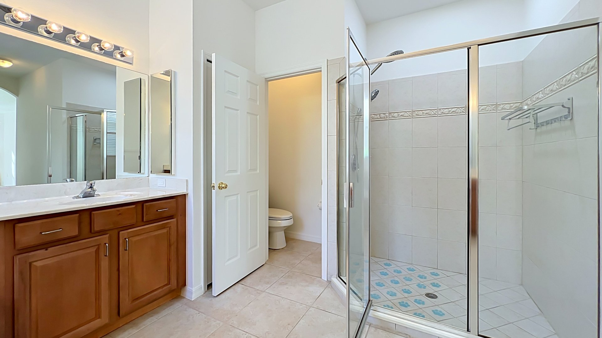 Orlando Vista Lakes 5-Bedroom 4-Bathroom Home and Lifestyle