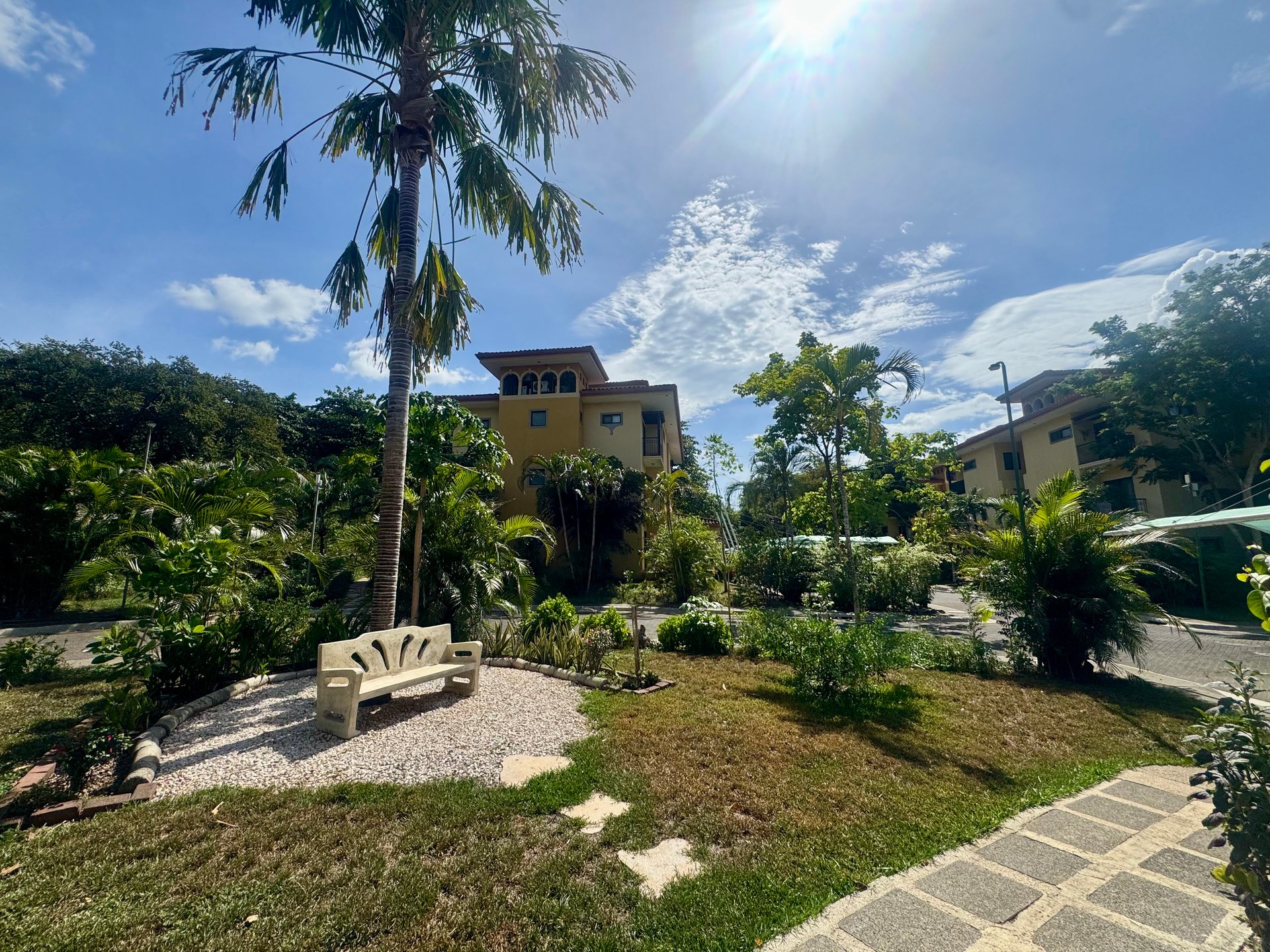 The Oaks 65: Comfortable 2BR Condo Near Tamarindo & Playa Grande