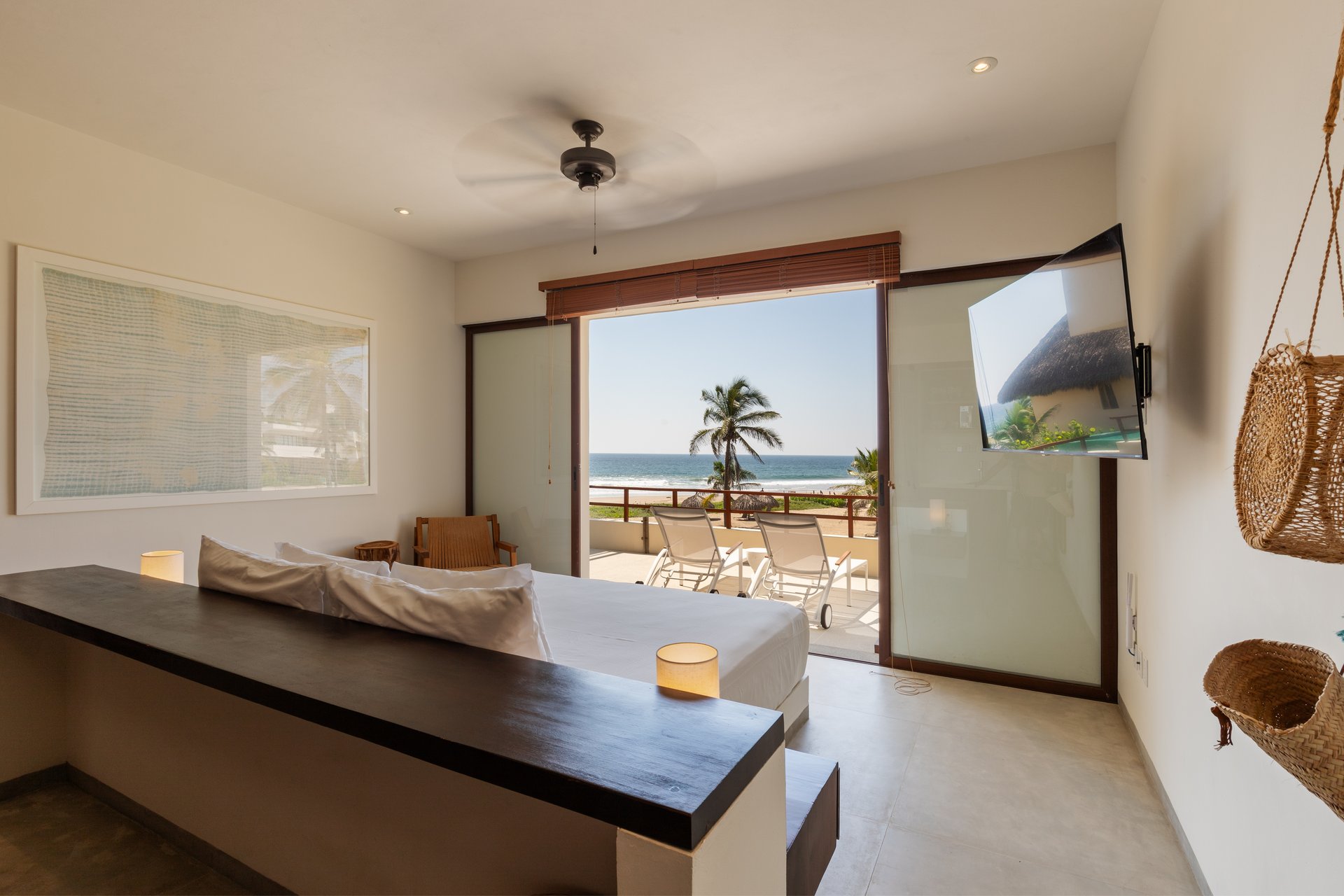 Marea Beachfront Villa G36