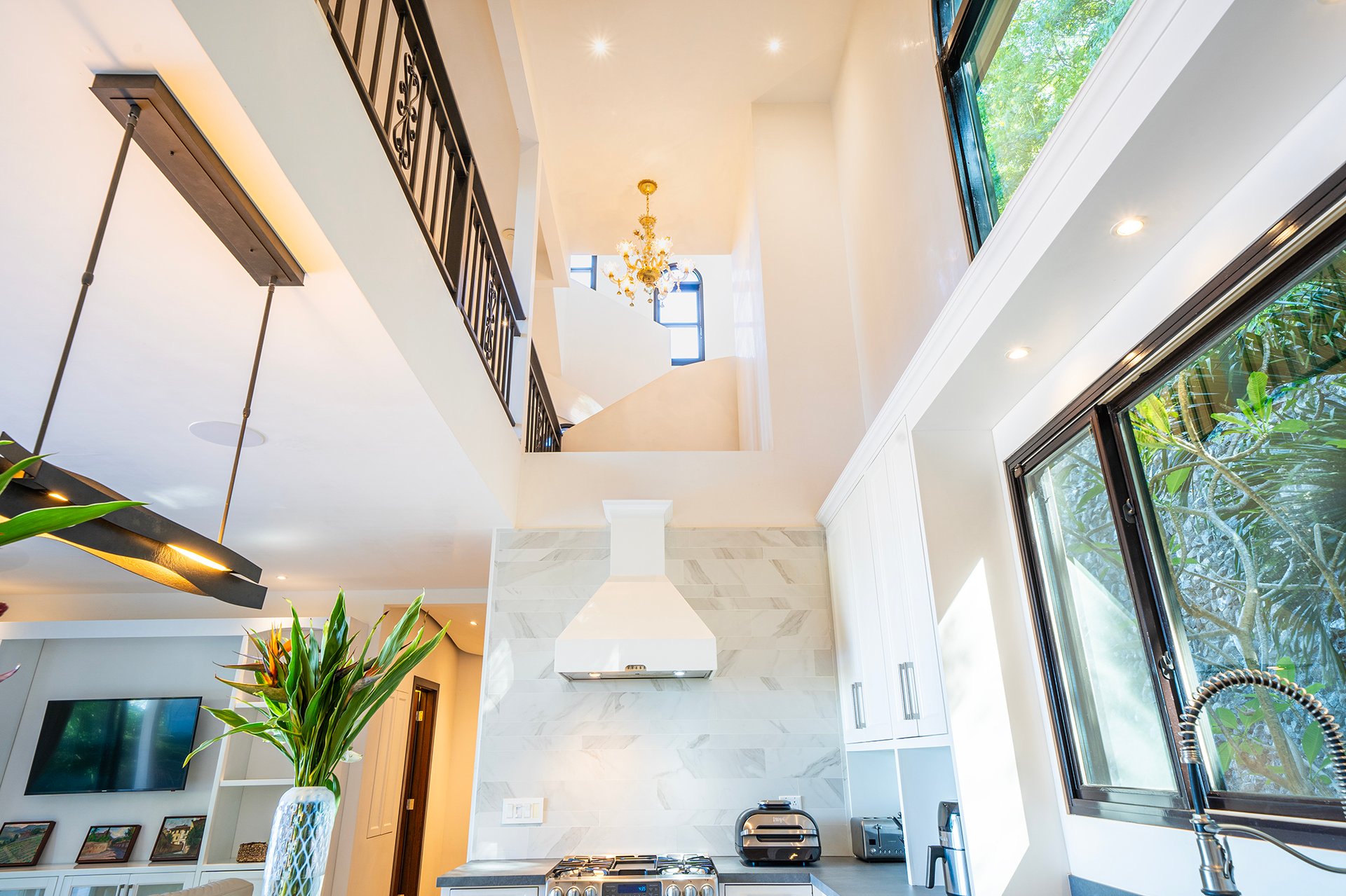 Casa Todo Bien and Guest House: Luxury 4BR Main Home + Guest House with Ocean Views