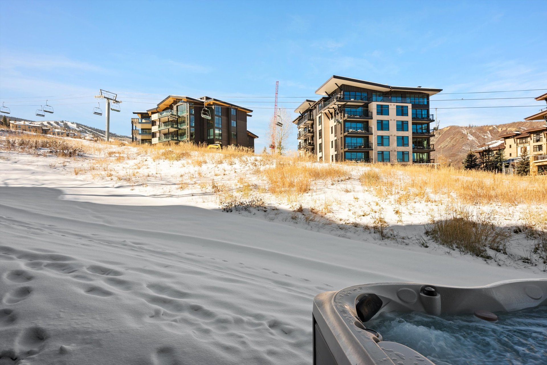 Ski-In/Ski-Out Luxury: Deerbrook Townhome
