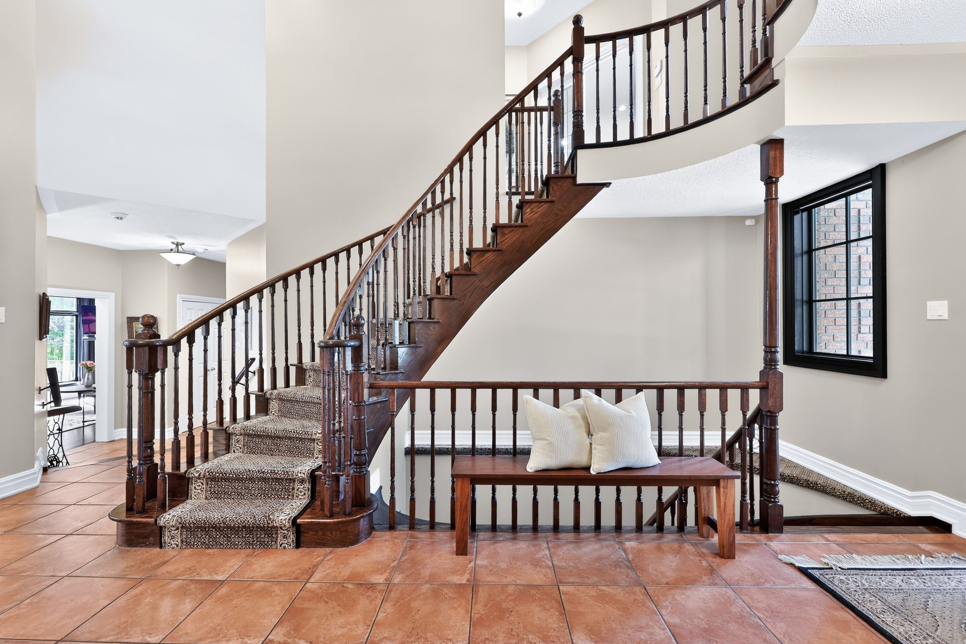324 Oakridge Court, Oakville