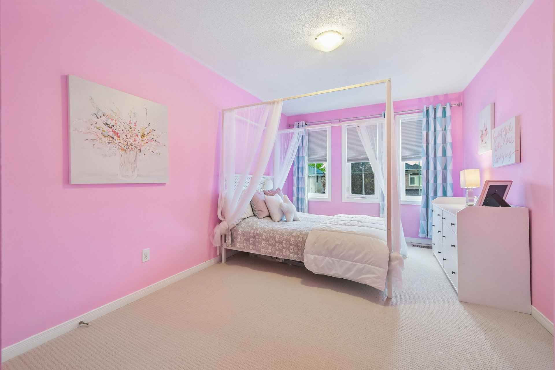 Spacious 3-Bedroom Detached Home in Westmount