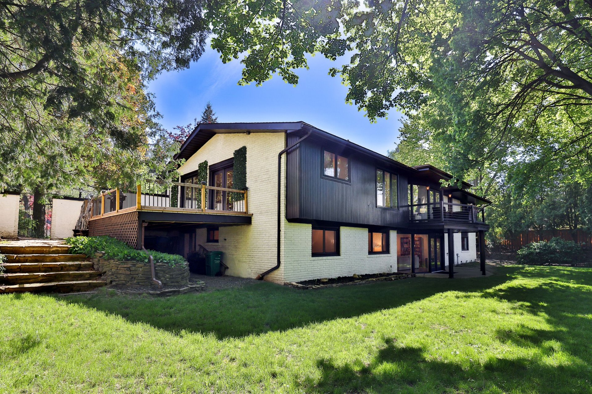 625 Sir Richards Rd