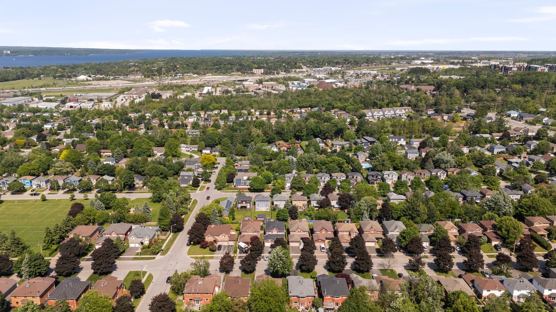 90 Bishop Drive, Barrie