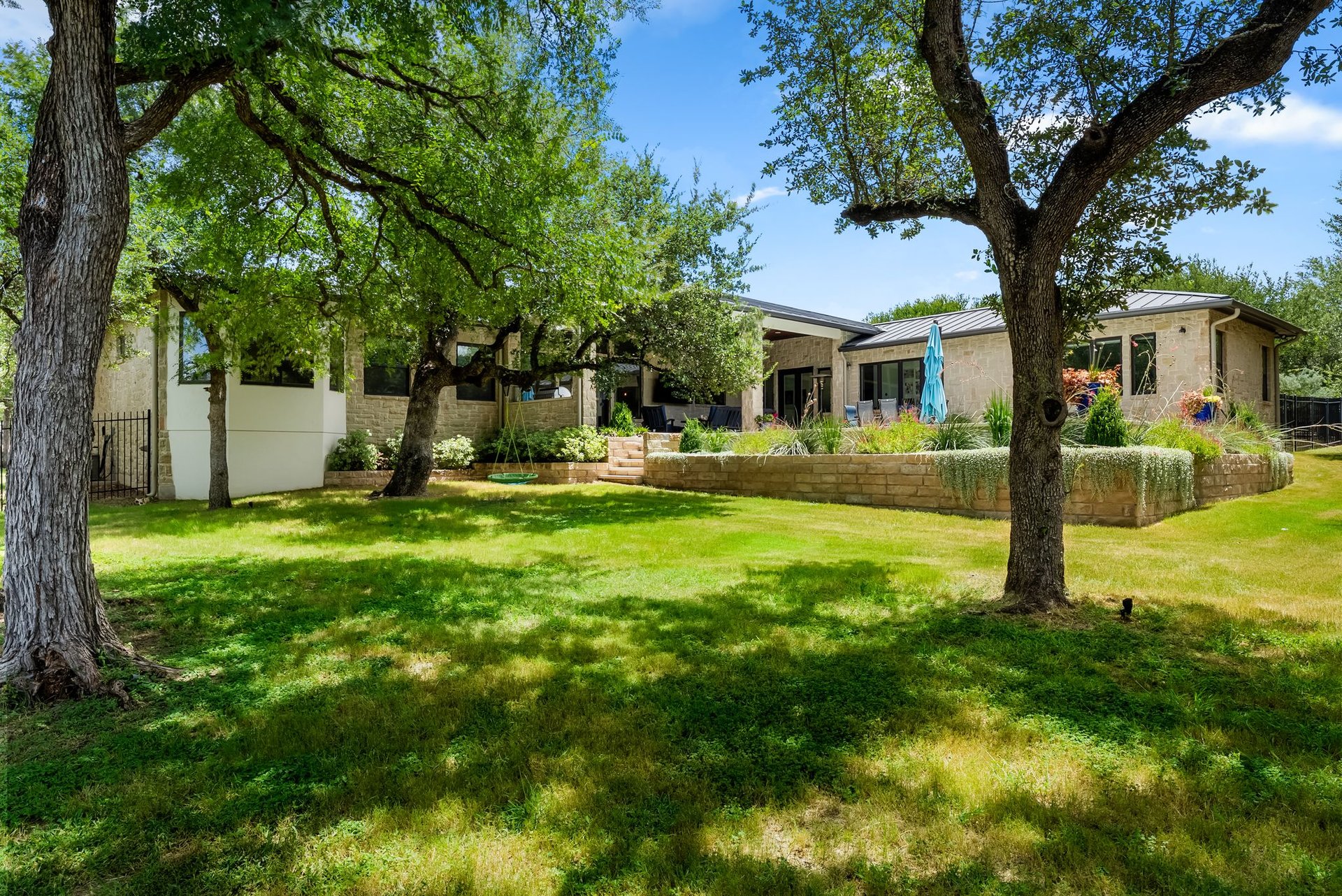 7808 Regolizia Cove