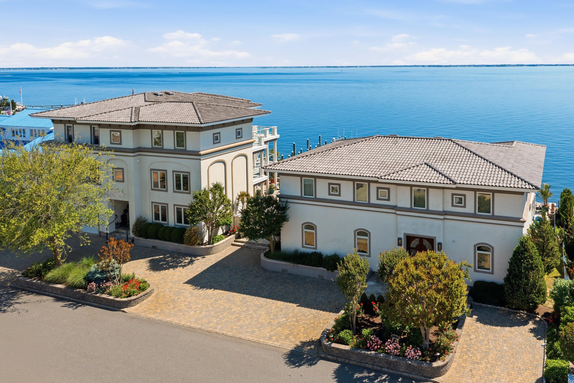 3331-3333 LONG POINT DRIVE