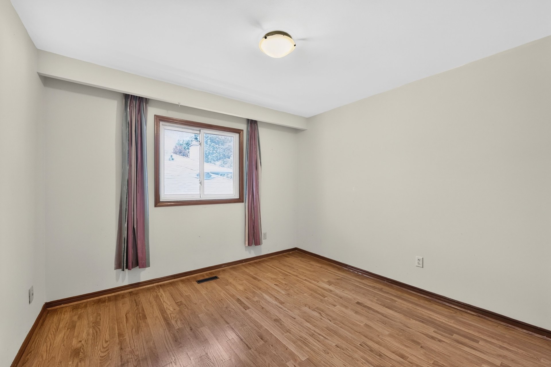 2389 Frayne Crt