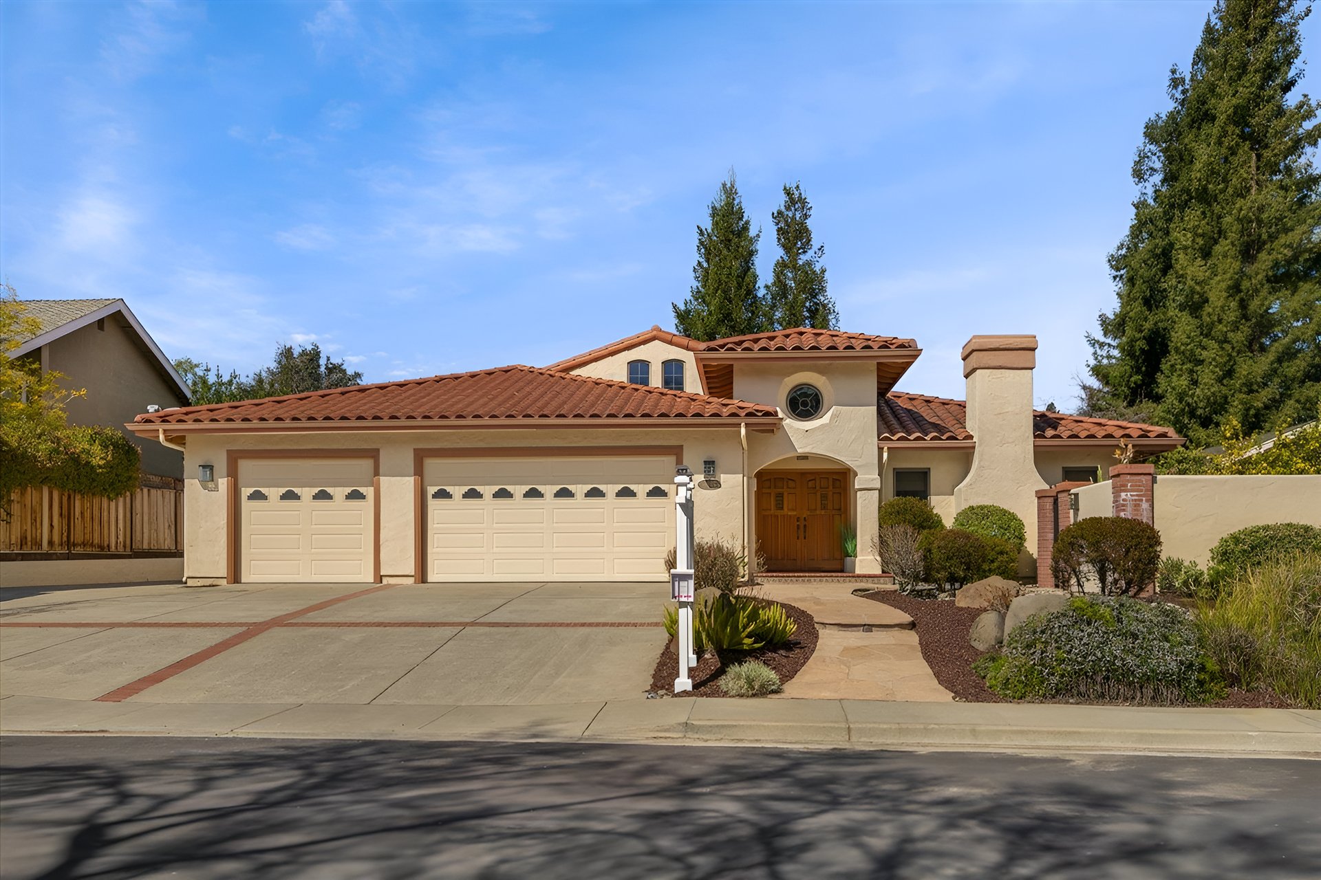 306 Escobar Ave
